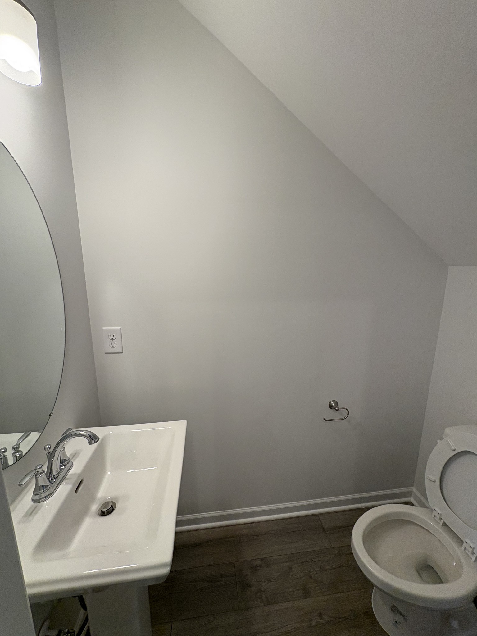 452 Burton Farm Dr Property Photo 8