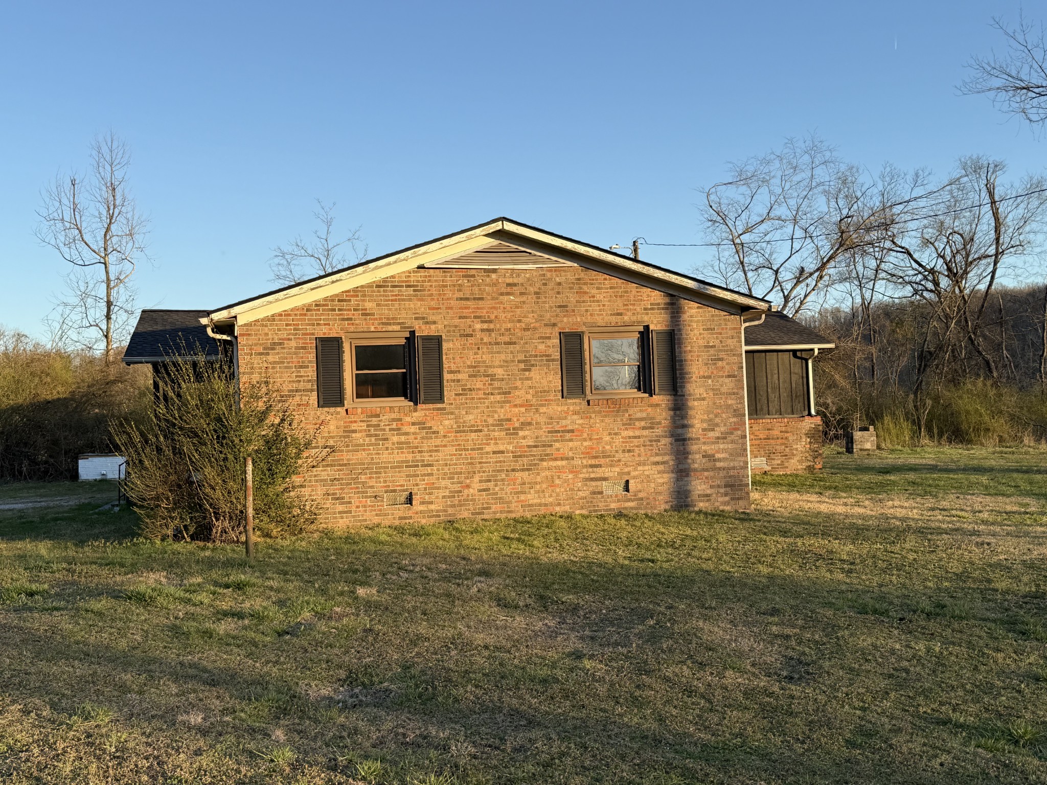 5731 Beech Creek Rd Property Photo 3