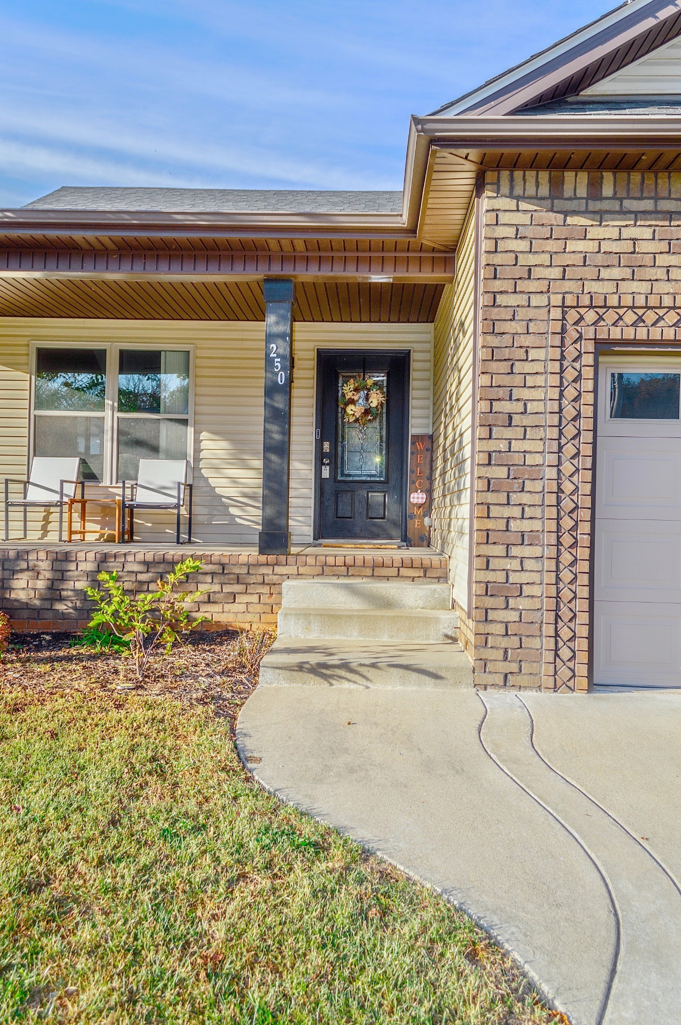 250 Azalea Dr Property Photo 2