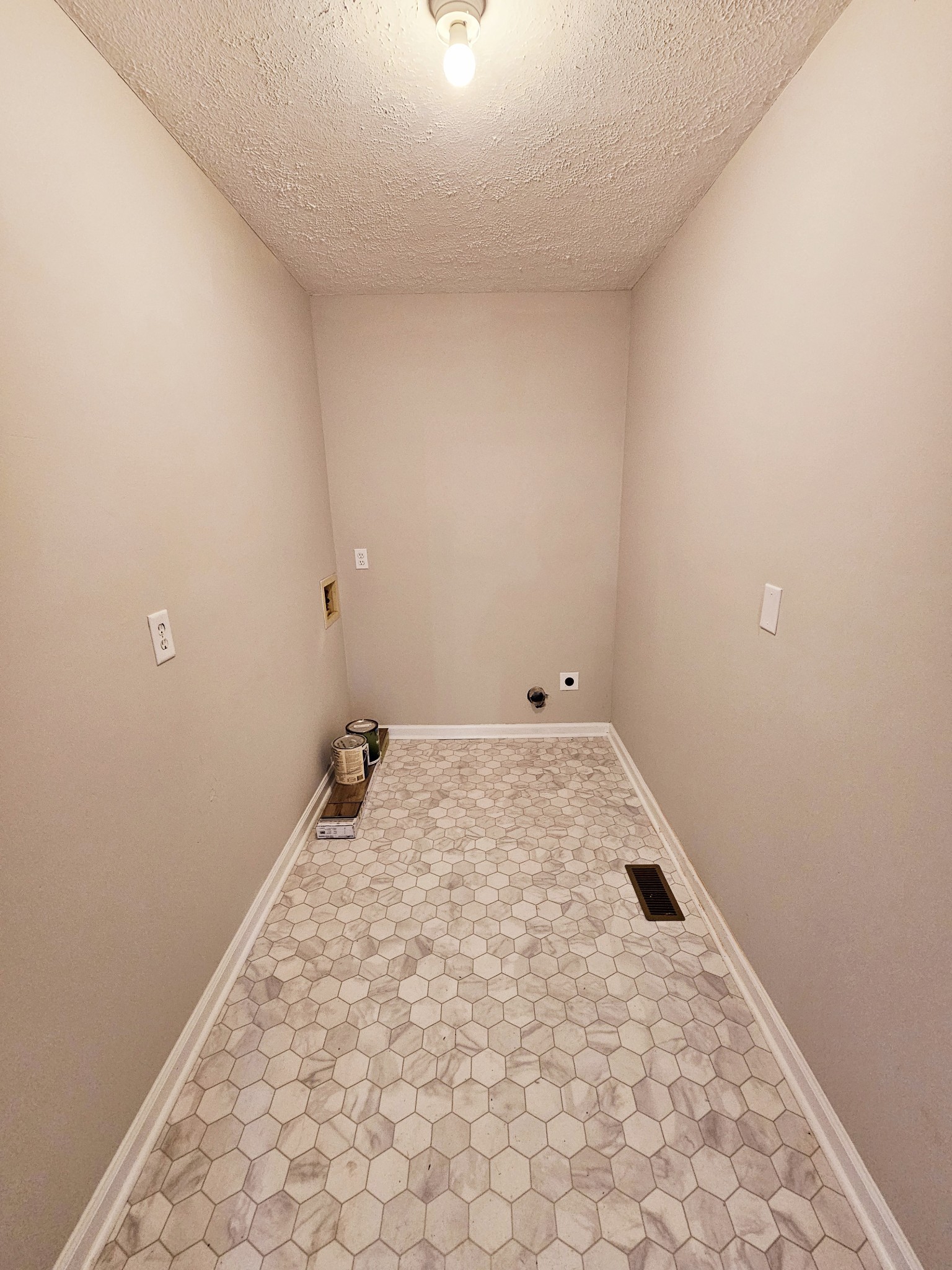 103 Candy Dr Property Photo 21
