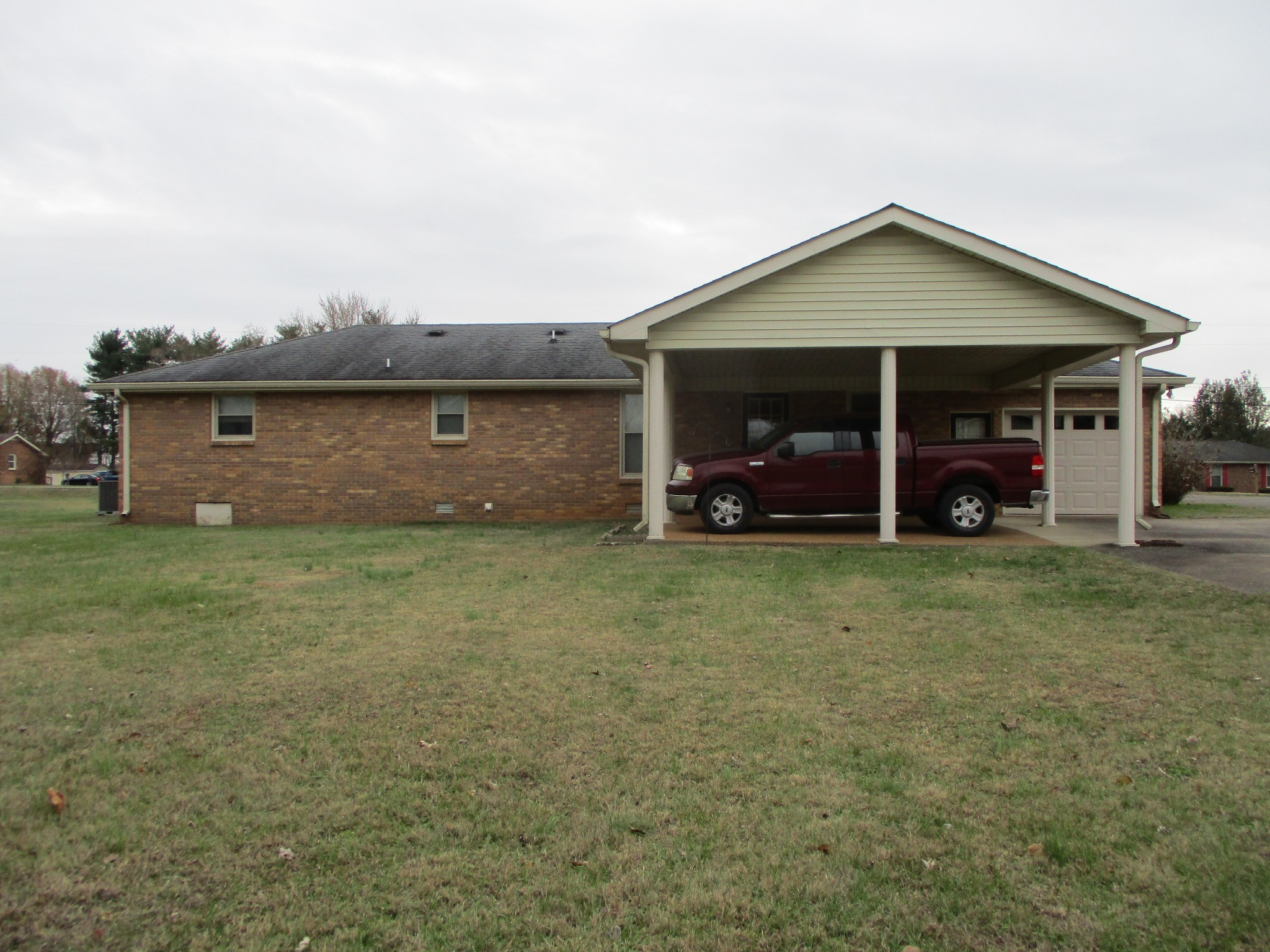 1605 Smith Dr Property Photo 2