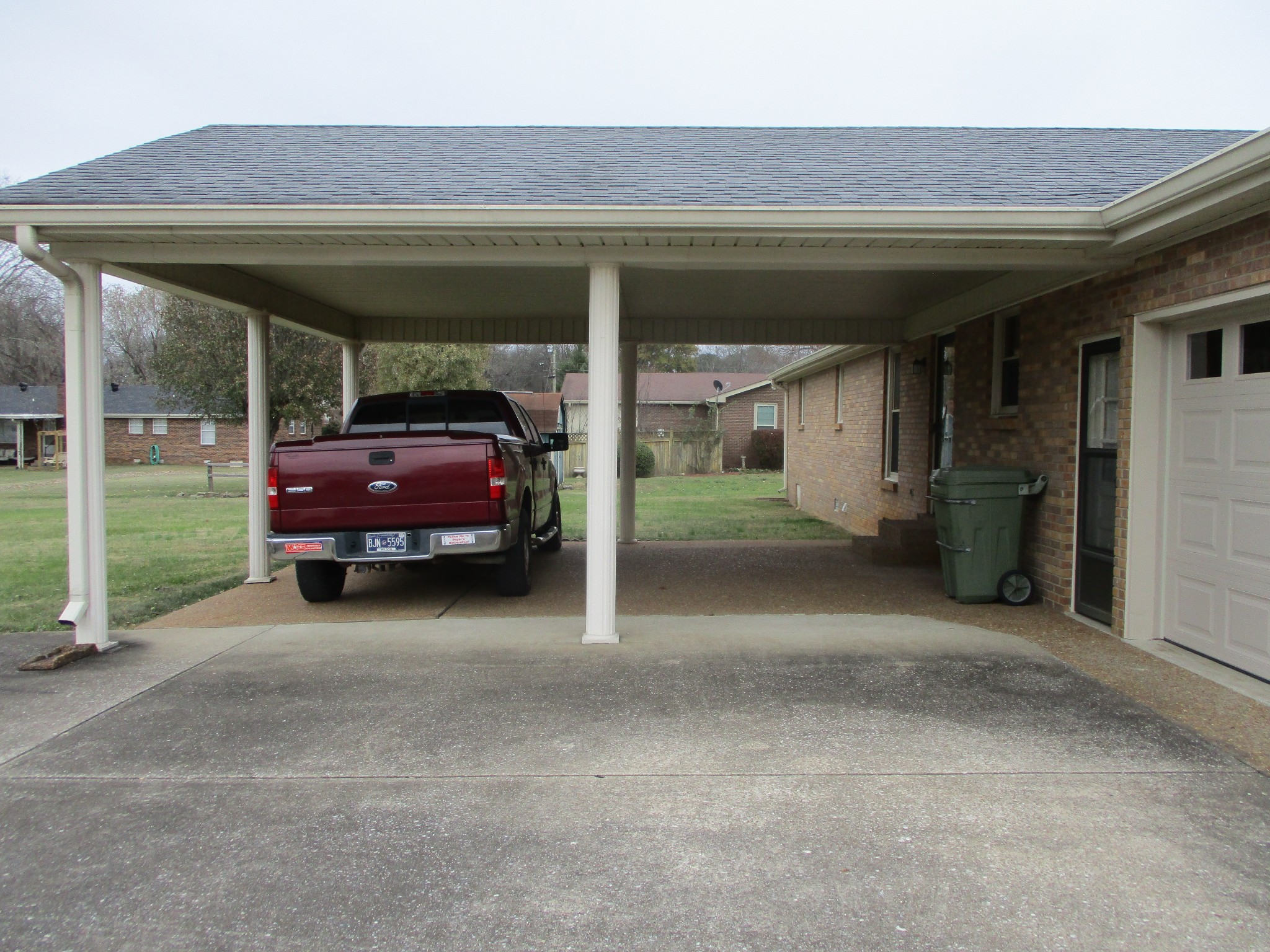 1605 Smith Dr Property Photo 3