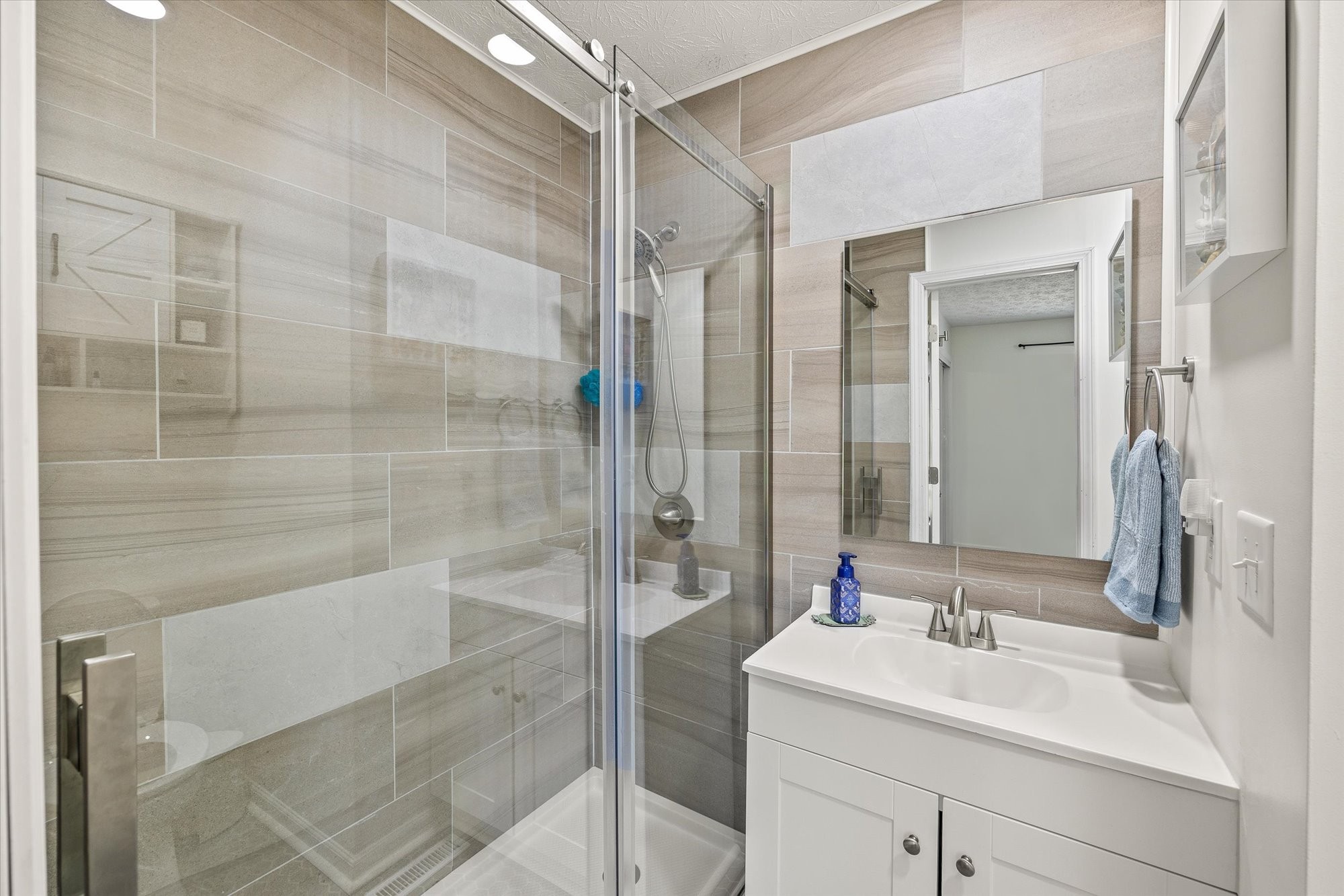 2661 Morris Ln Property Photo 9