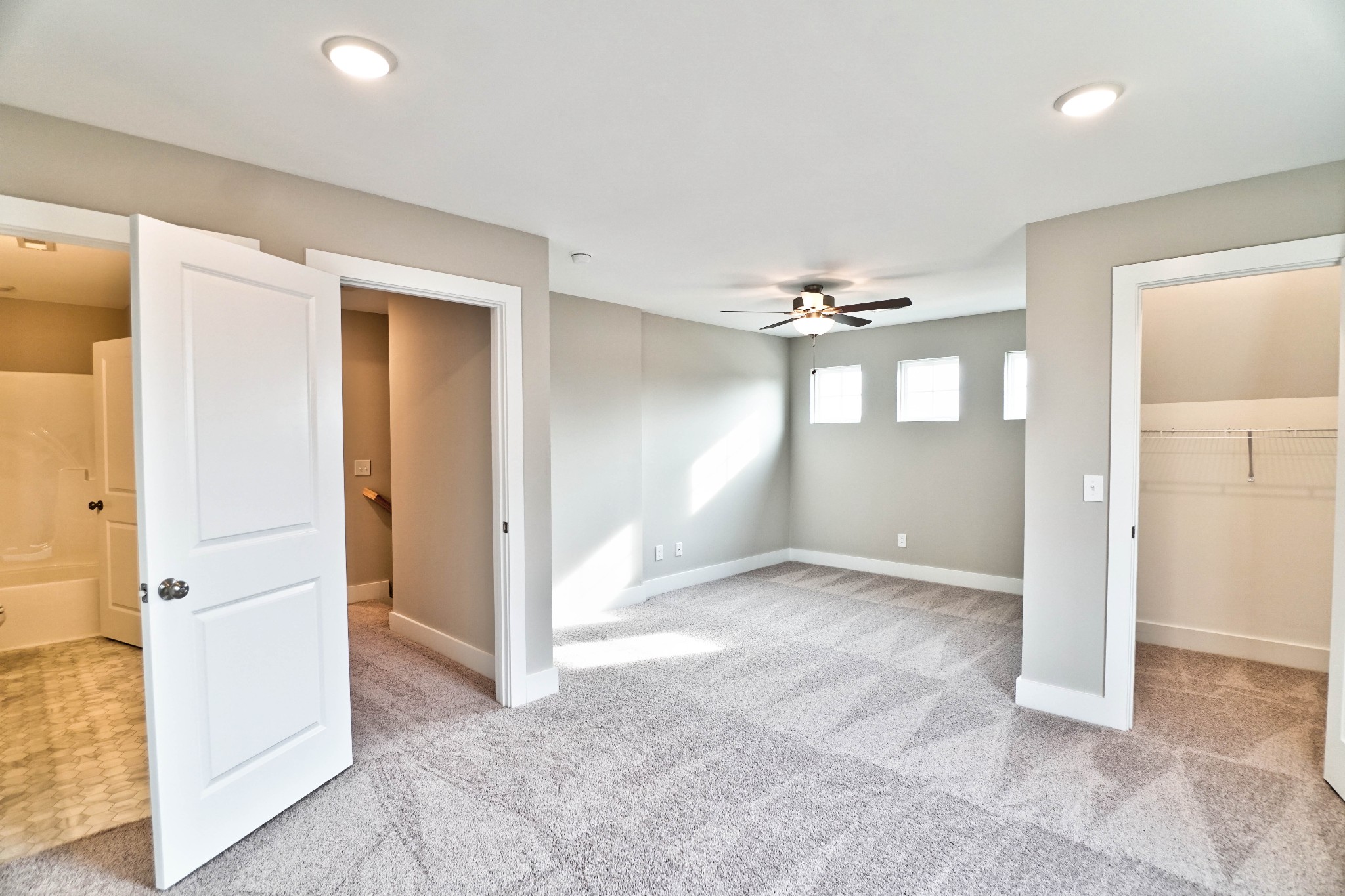 703 Vrabel Rd Property Photo 11