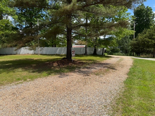 108 Hunters Ln Property Photo 4