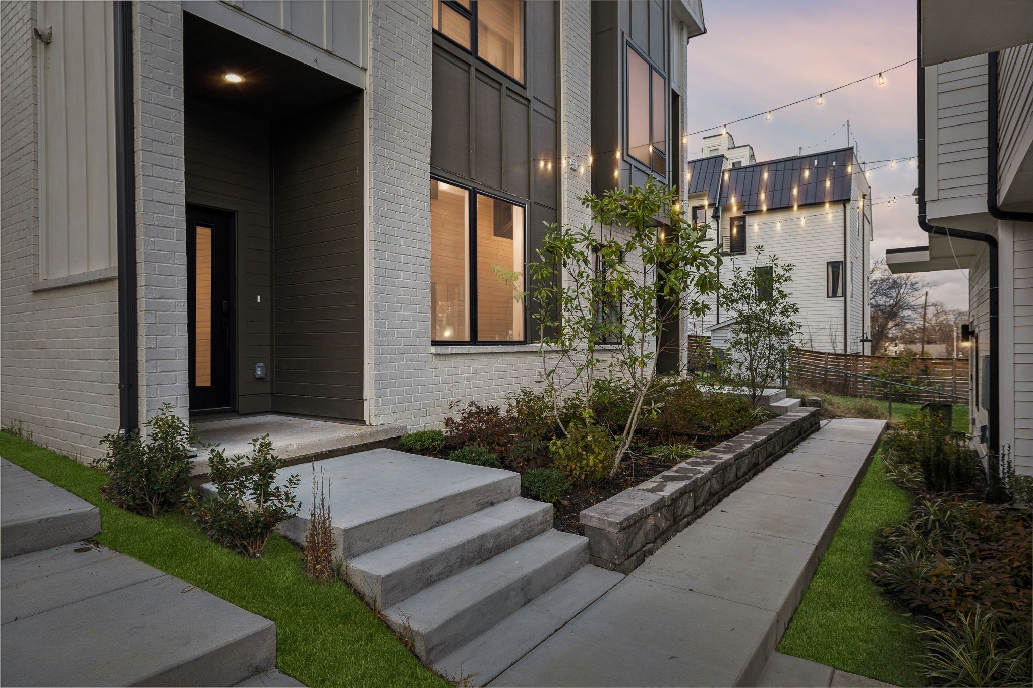 1210 Ireland St Property Photo 1
