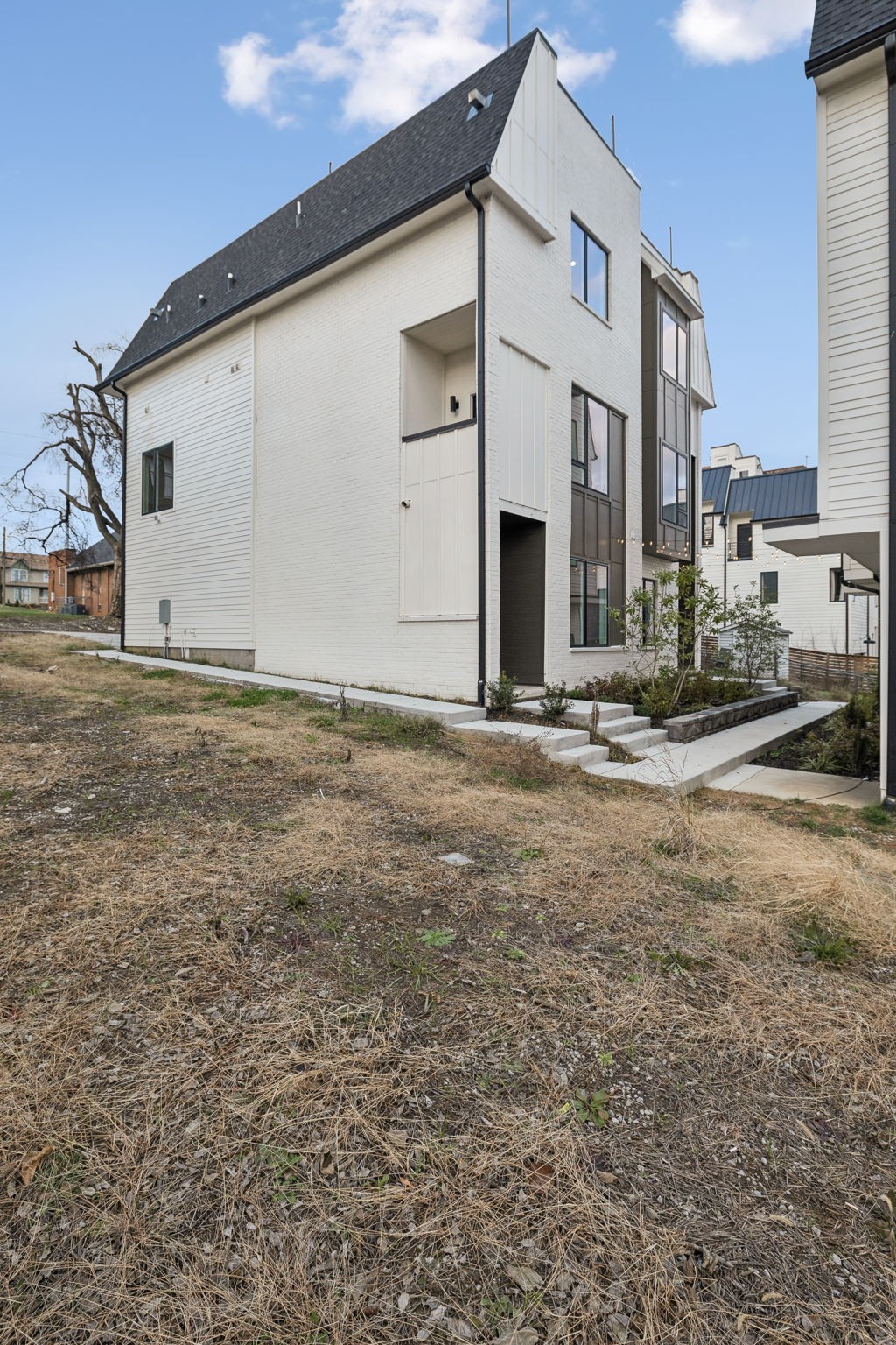 1210 Ireland St Property Photo 4