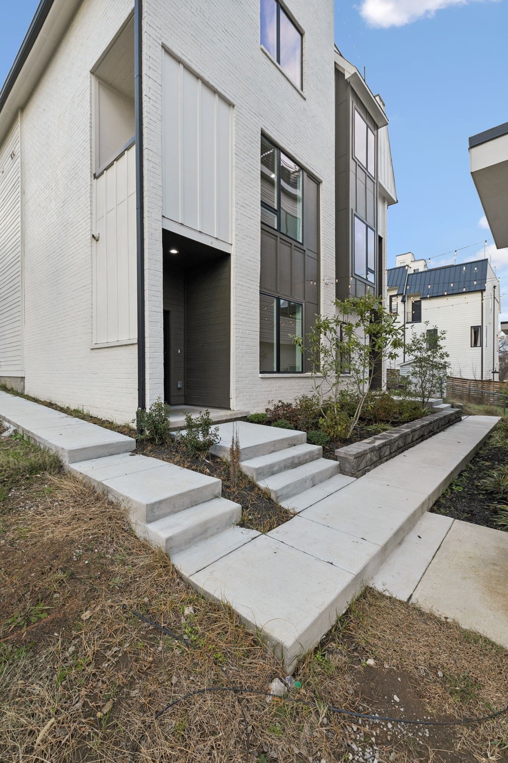 1210 Ireland St Property Photo 5