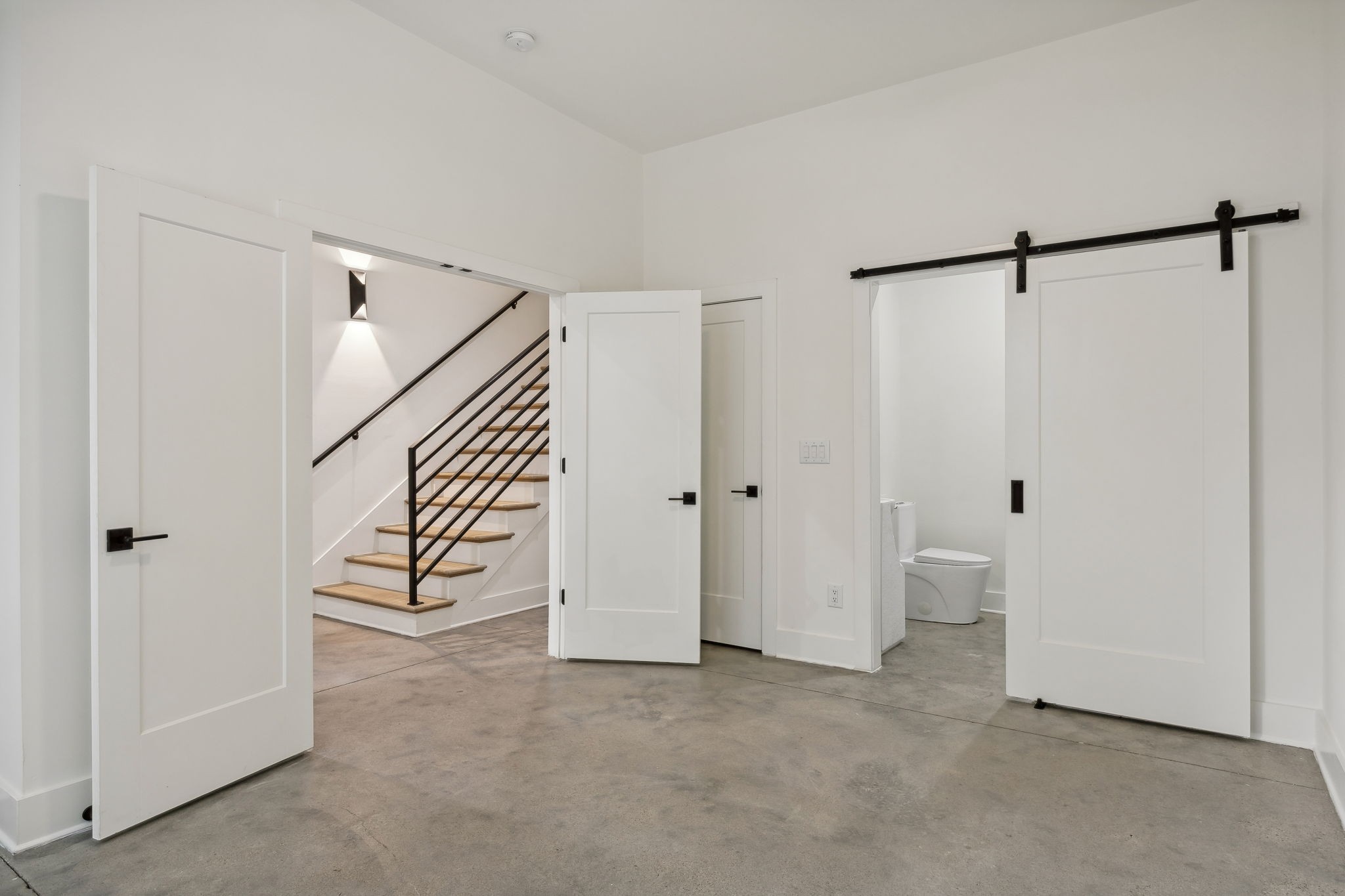1210 Ireland St Property Photo 11