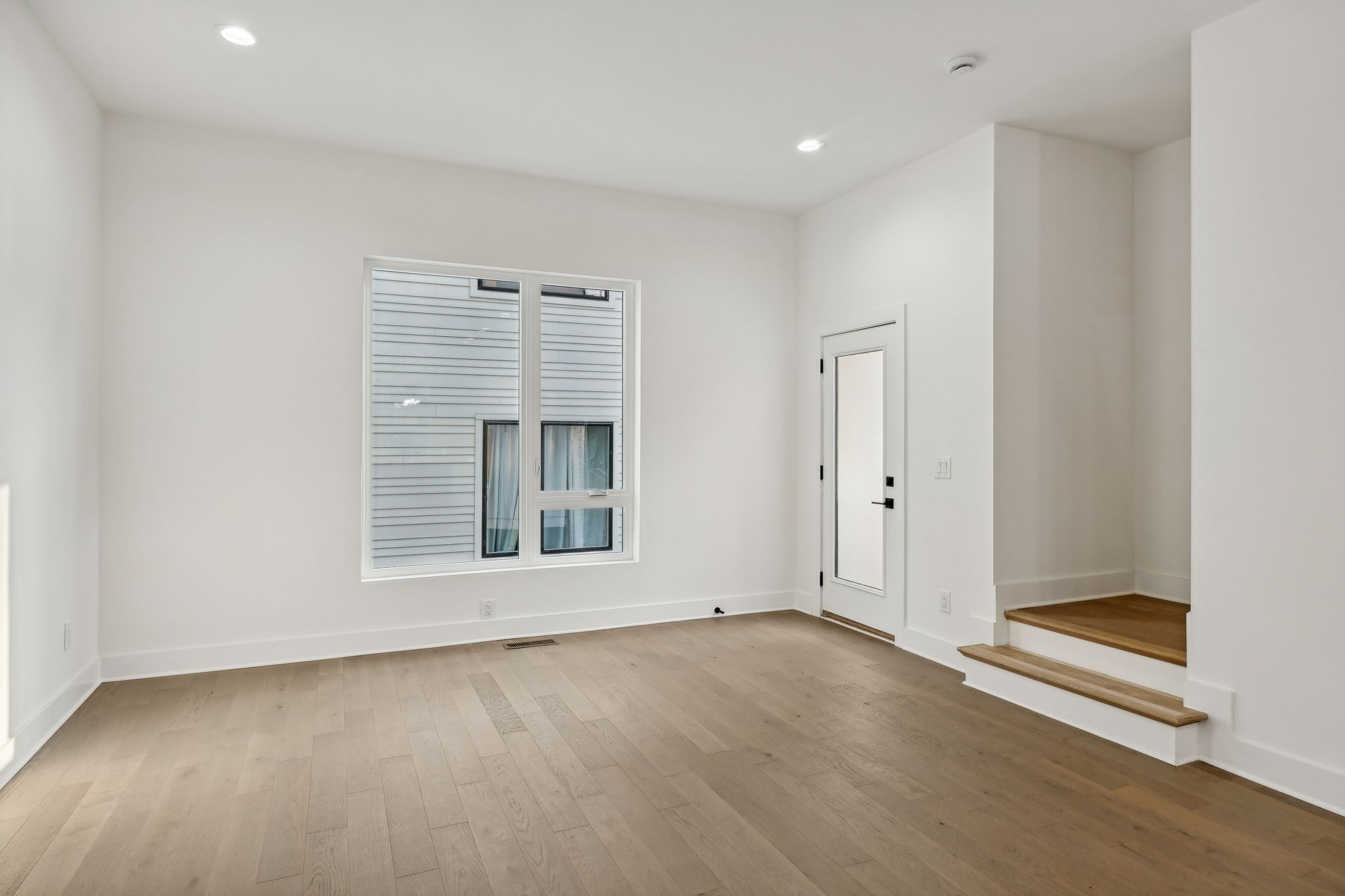 1210 Ireland St Property Photo 21