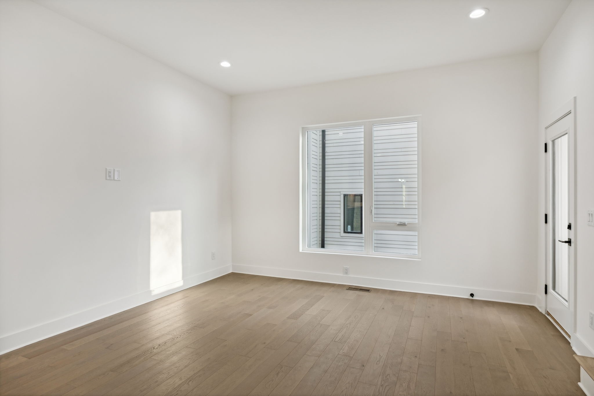 1210 Ireland St Property Photo 25