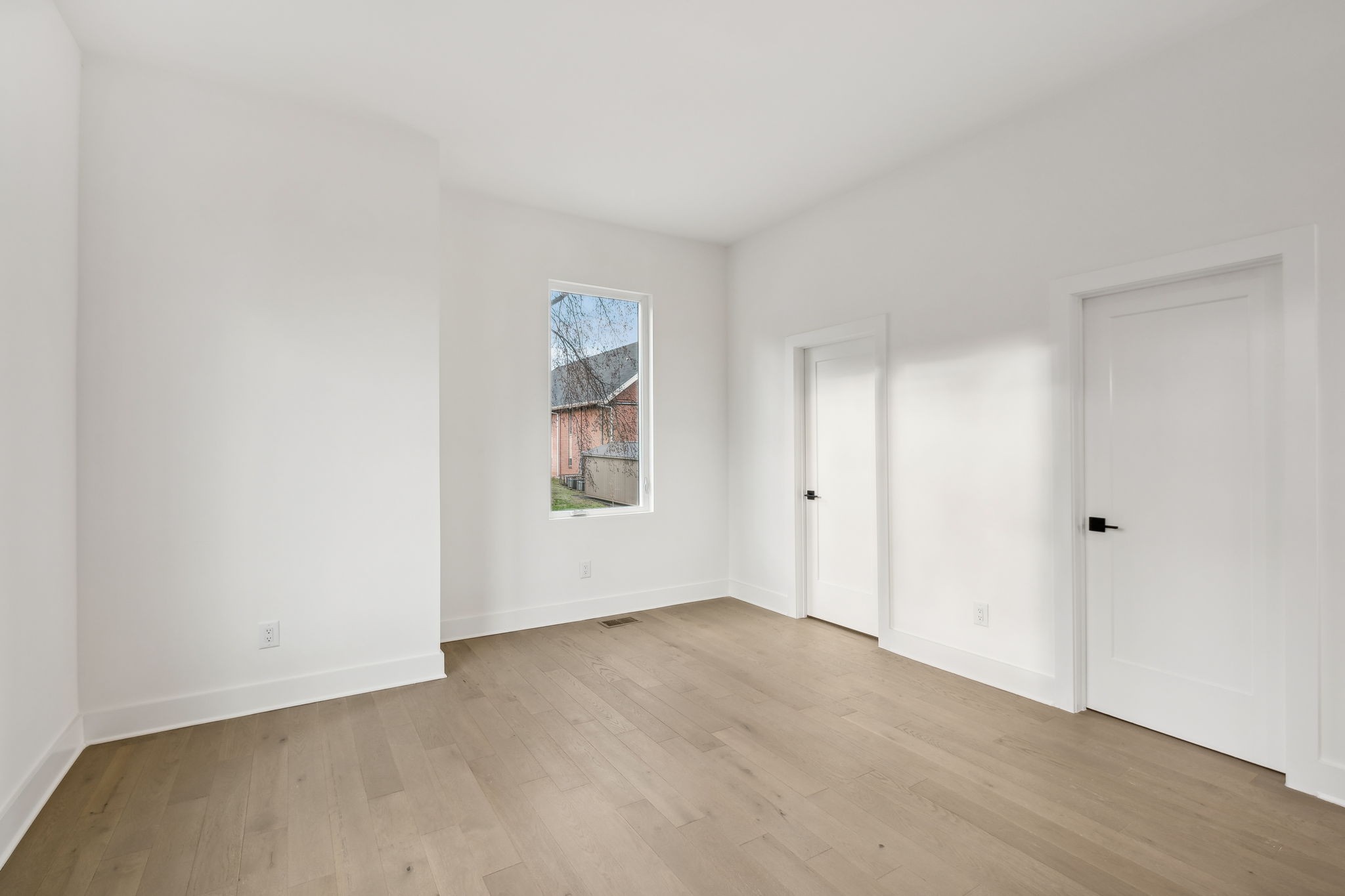 1210 Ireland St Property Photo 28