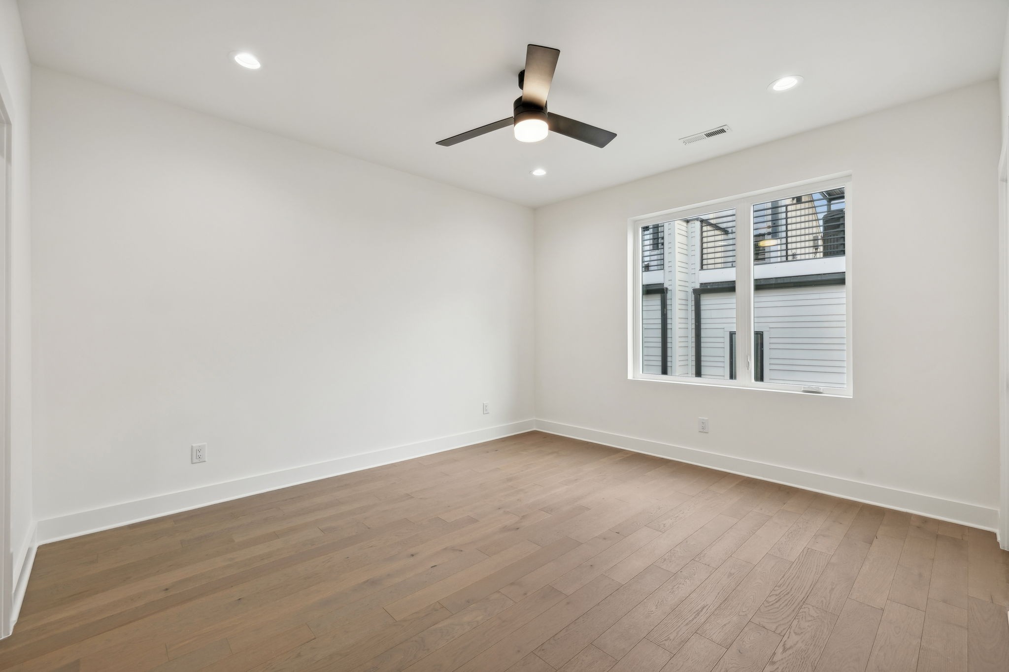1210 Ireland St Property Photo 29