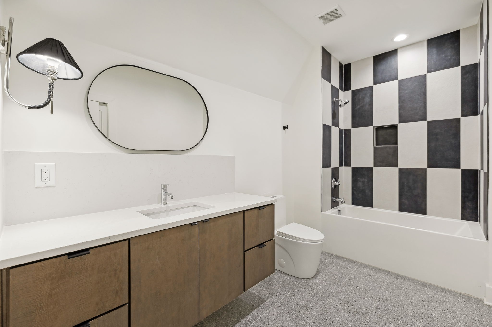 1210 Ireland St Property Photo 38