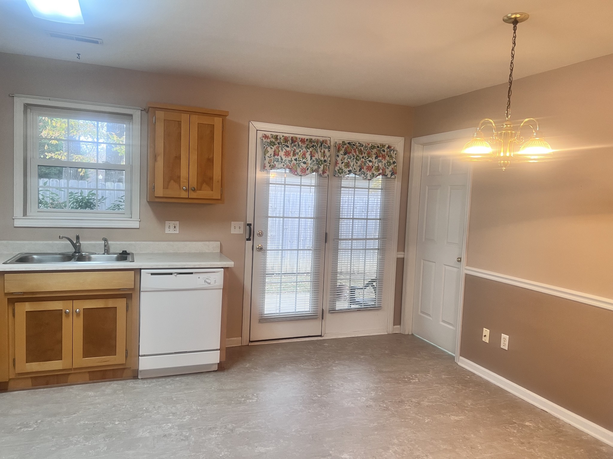 108 Middleton Ct Property Photo 6