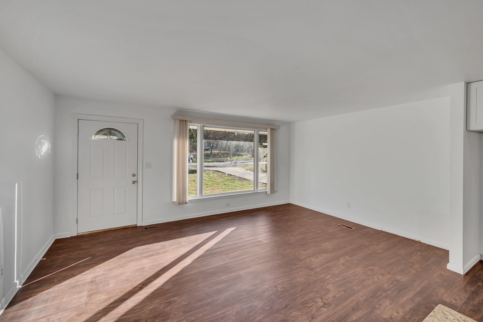 902 Tuckahoe Dr Property Photo 3