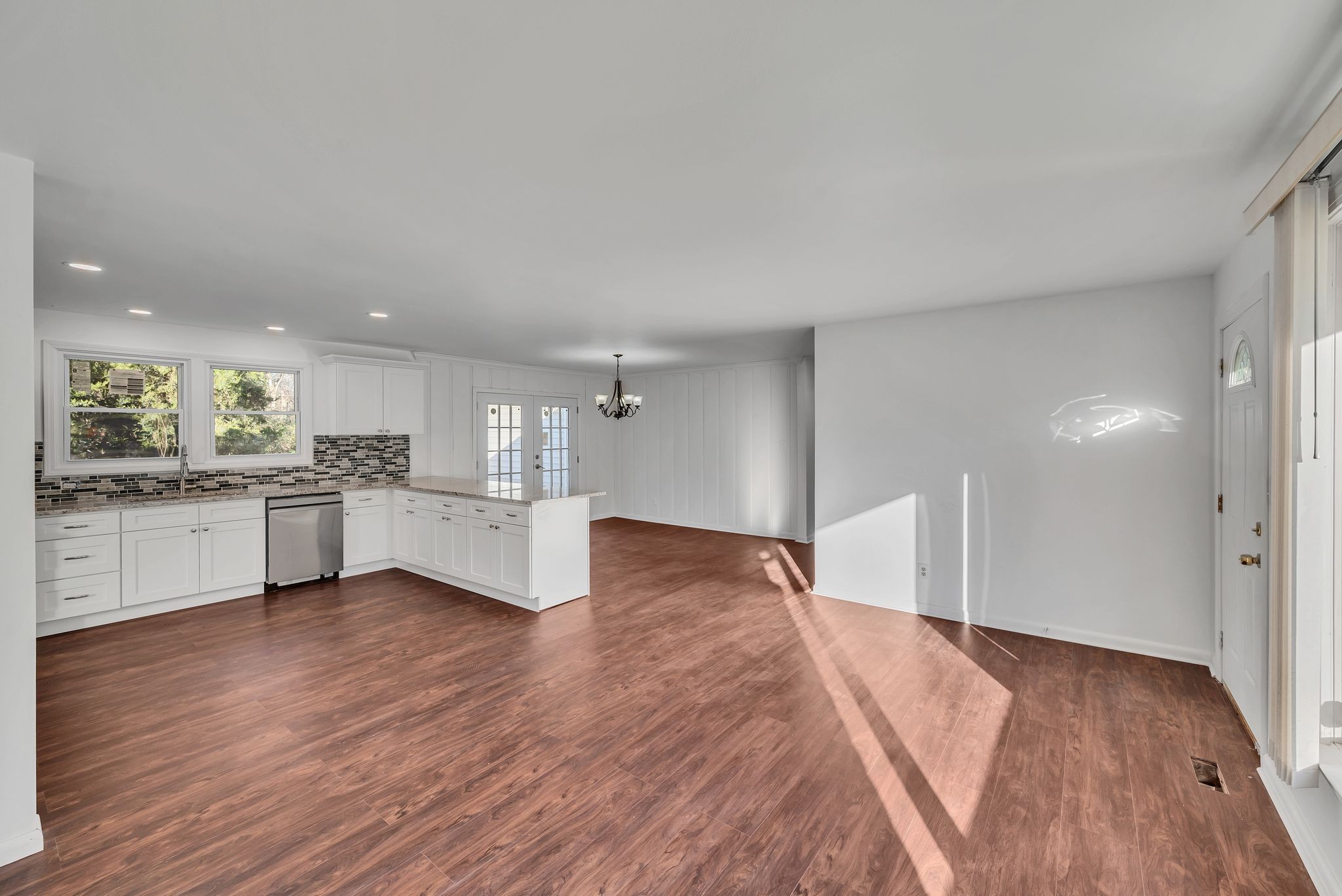 902 Tuckahoe Dr Property Photo 4