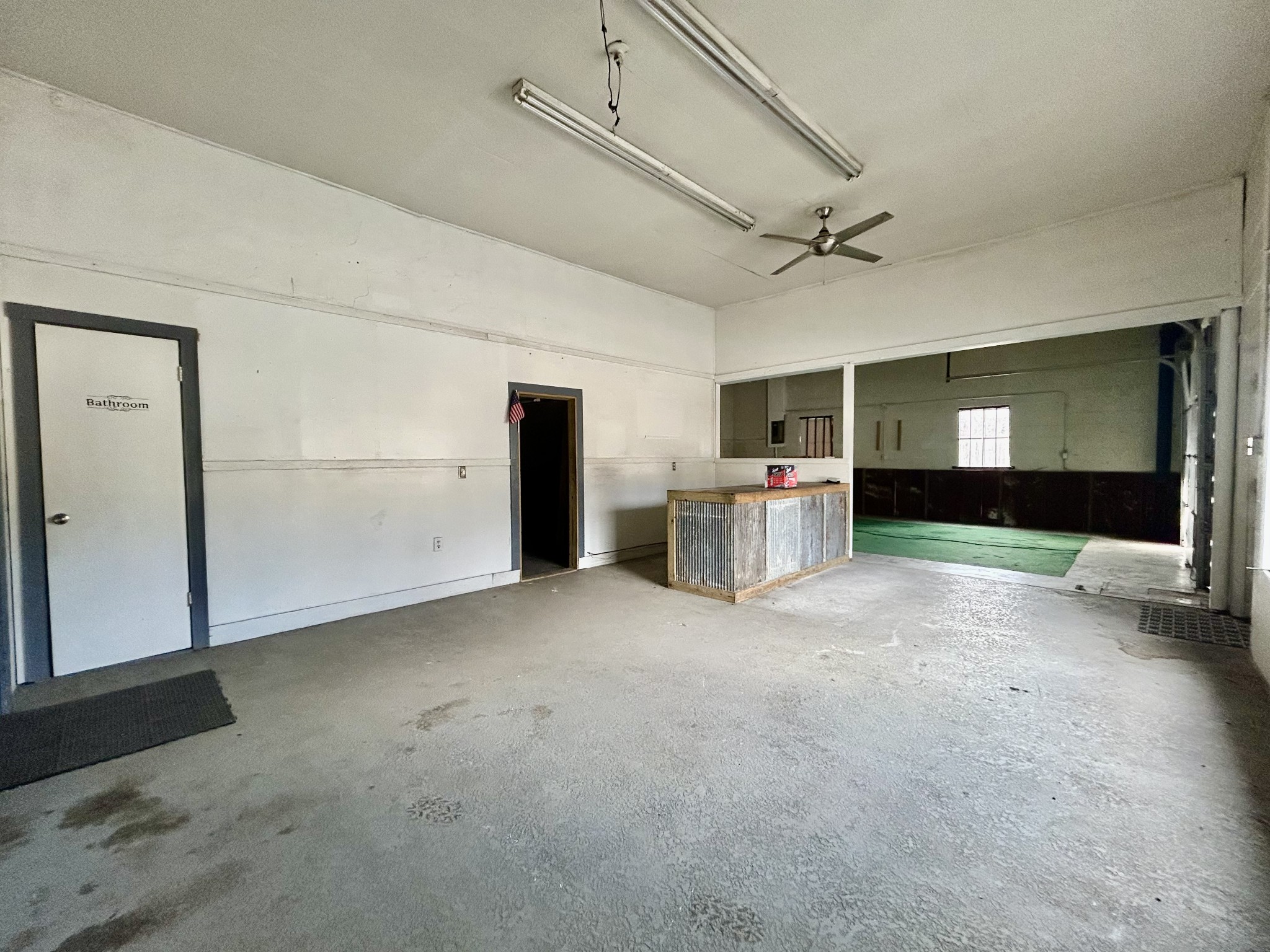 4109 Pulaski Hwy Property Photo 9
