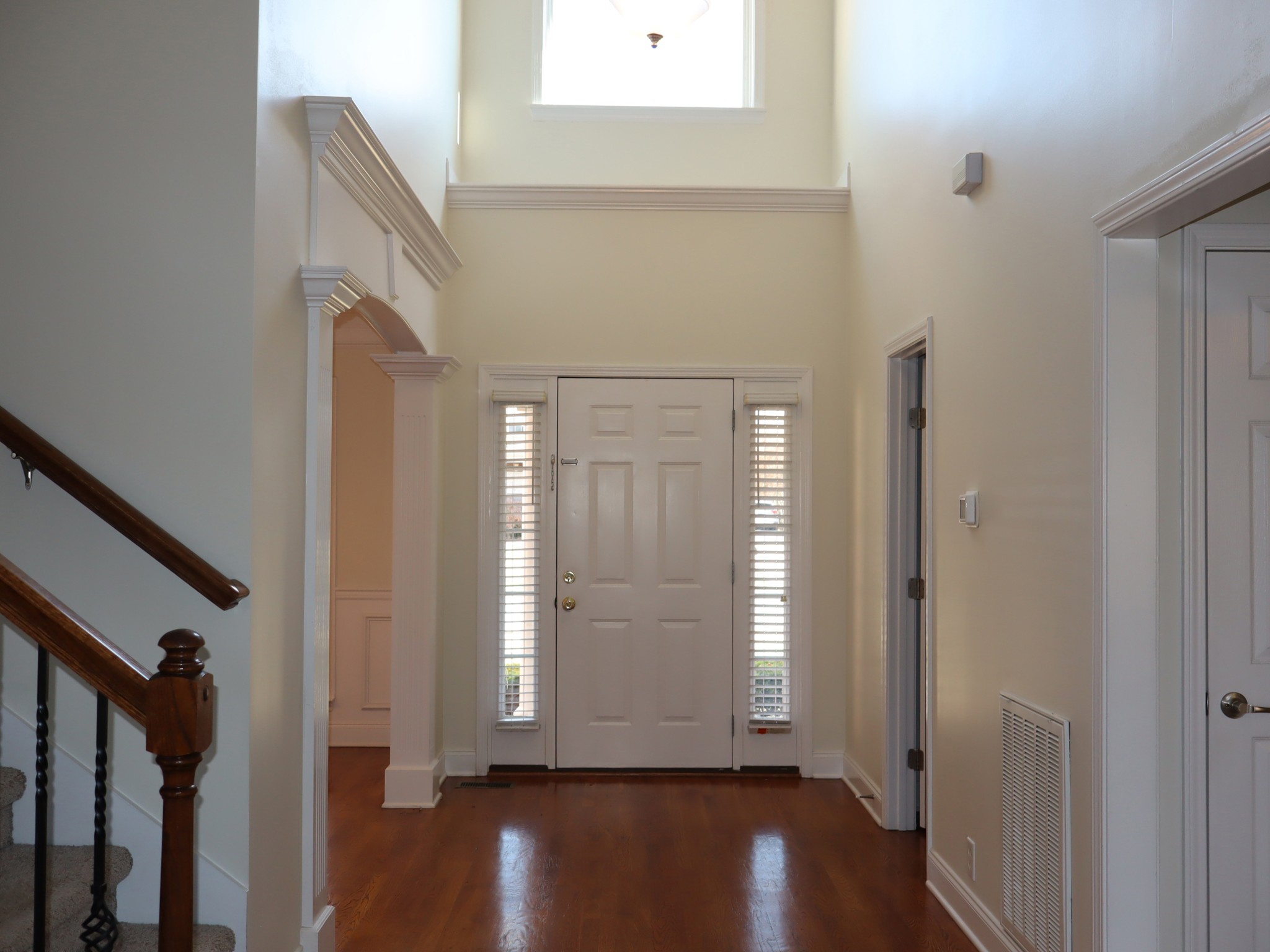 1363 Dunraven Dr Property Photo 3