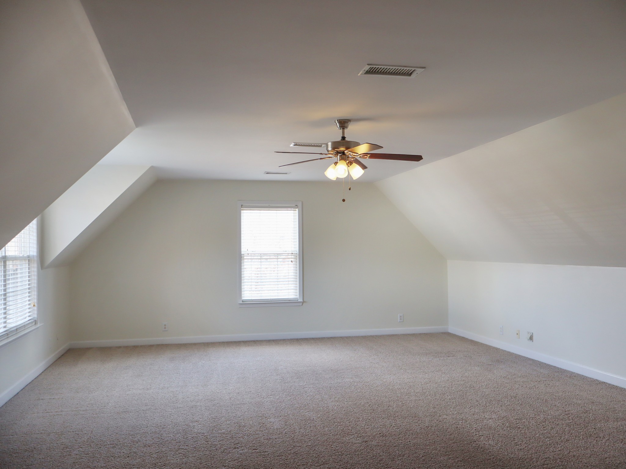 1363 Dunraven Dr Property Photo 25