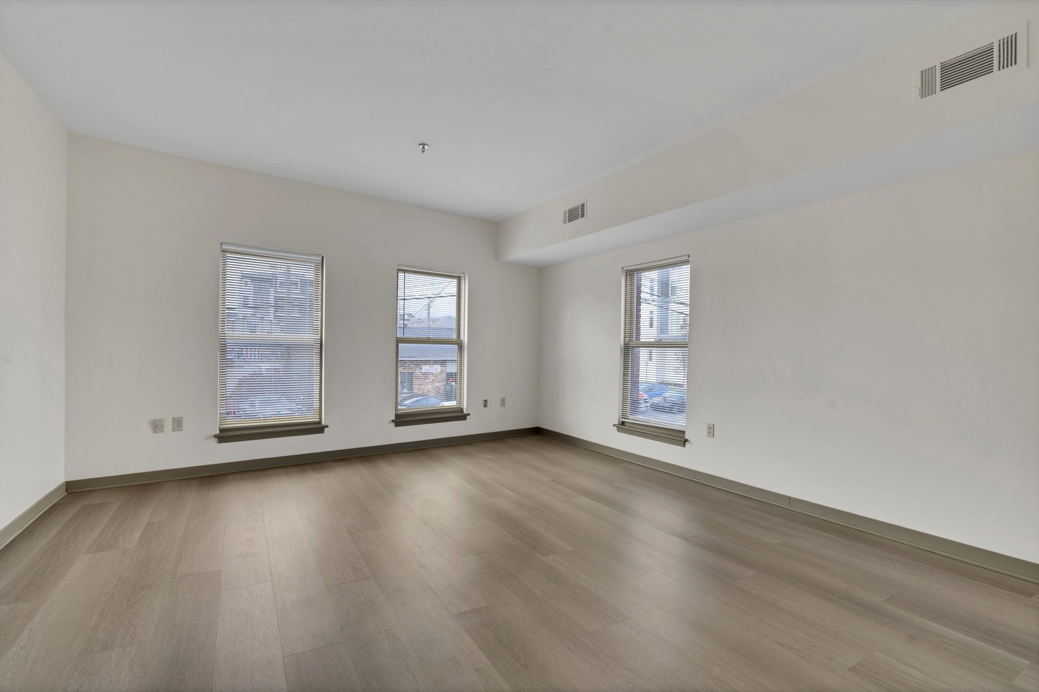 942 Jefferson St Property Photo 13