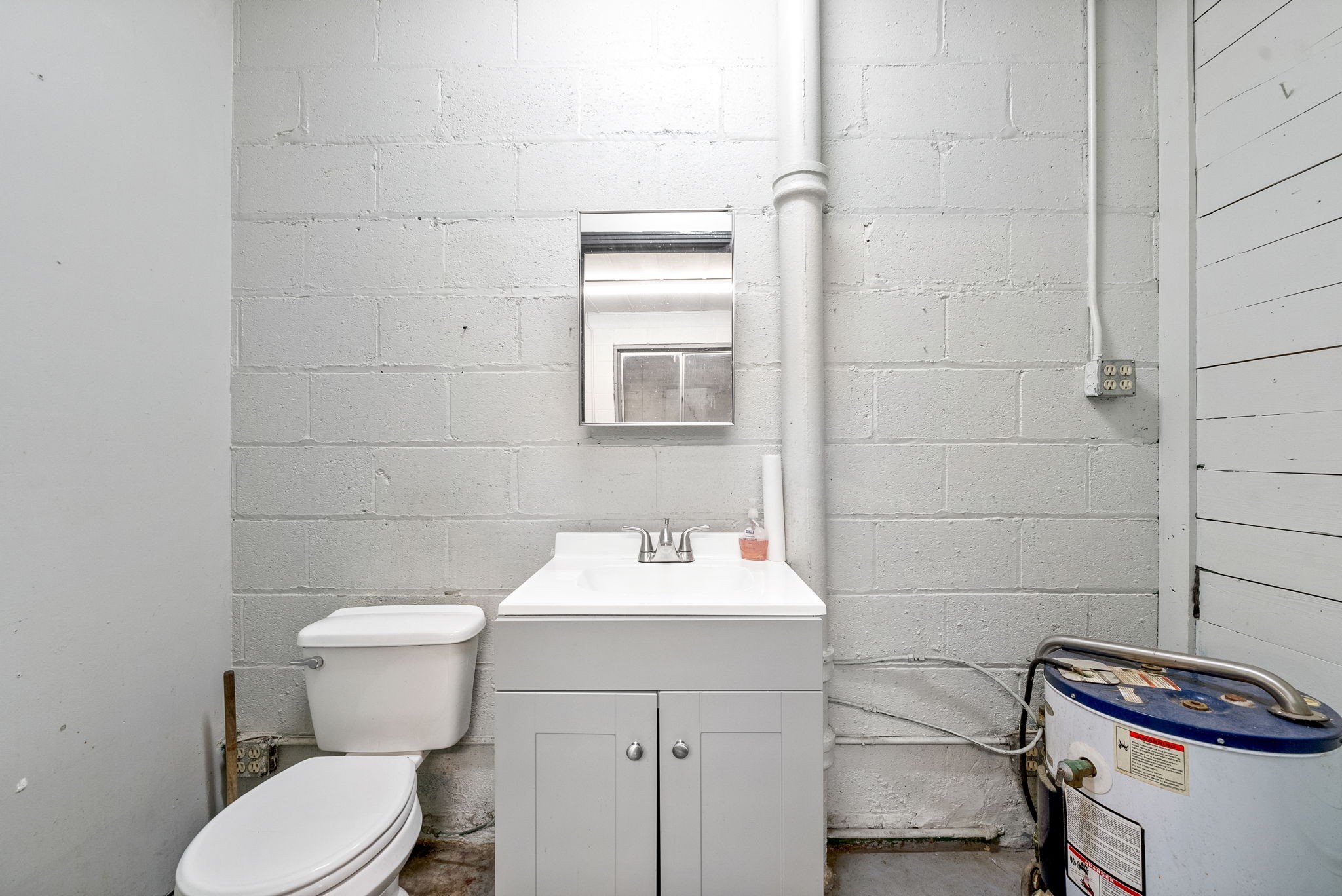 1214 College St Property Photo 13