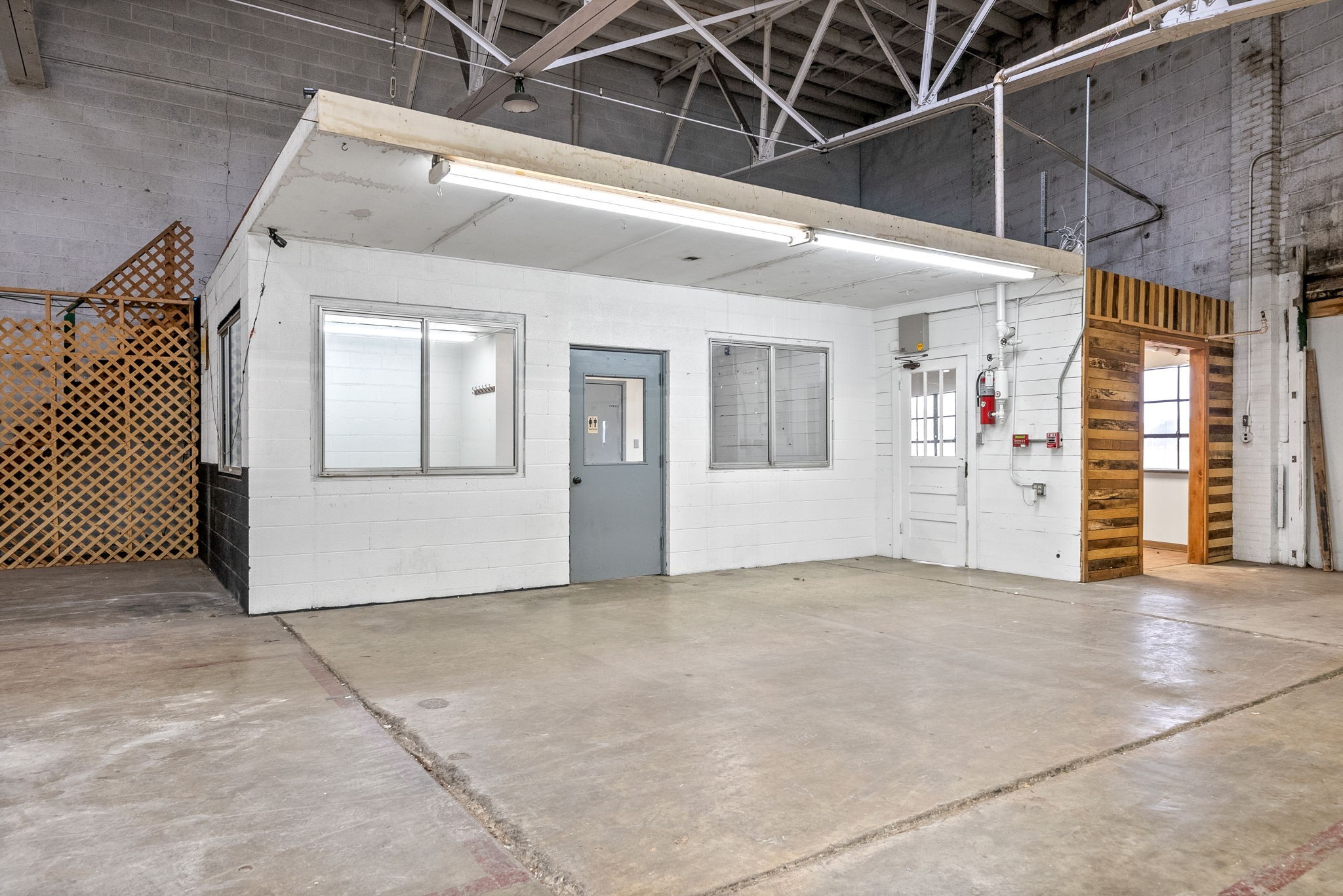 1214 College St Property Photo 16