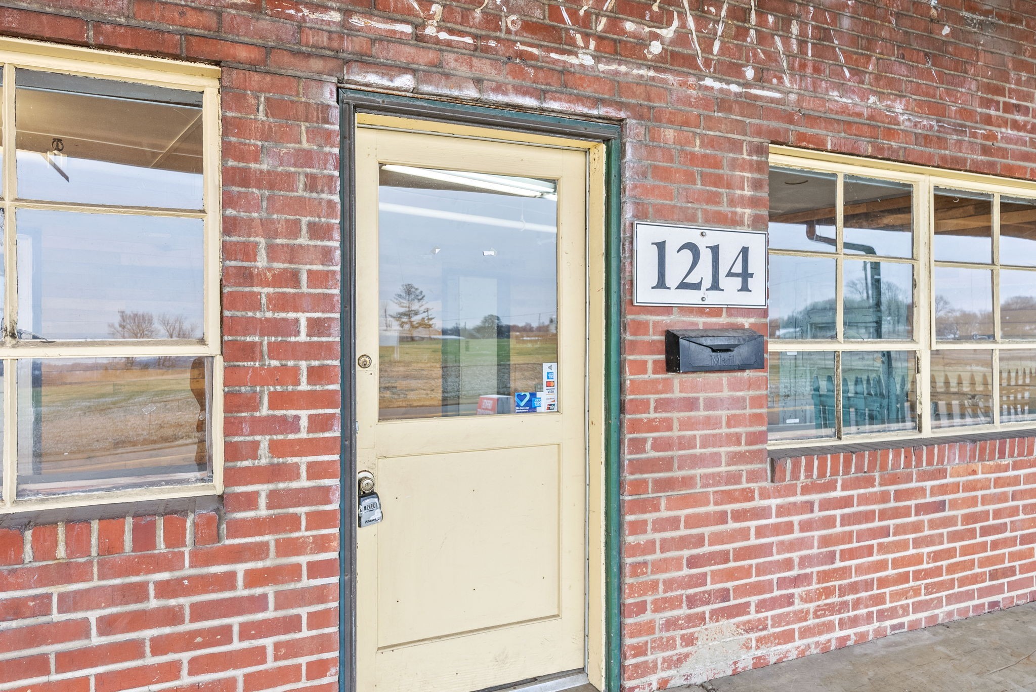 1214 College St Property Photo 20