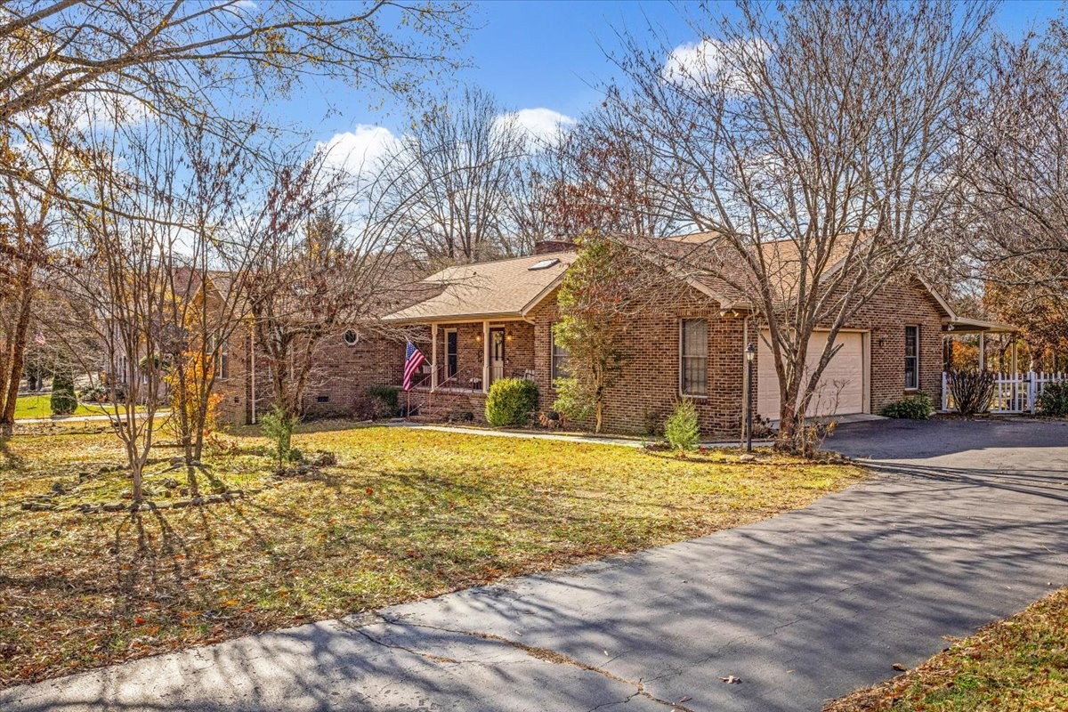 202 Provins Dr Property Photo 2