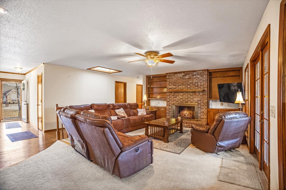 202 Provins Dr Property Photo 7