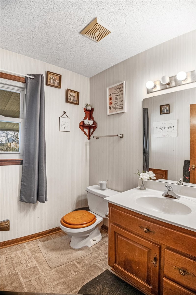 202 Provins Dr Property Photo 12