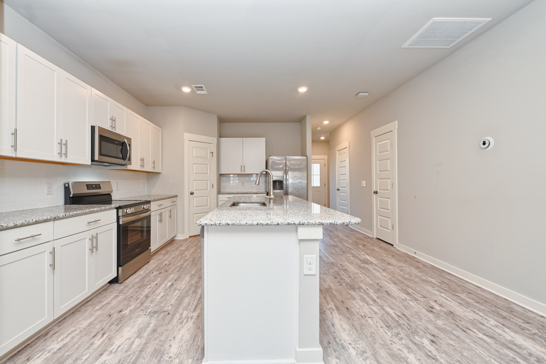 1041 Henley Pvt Ln Property Photo 12