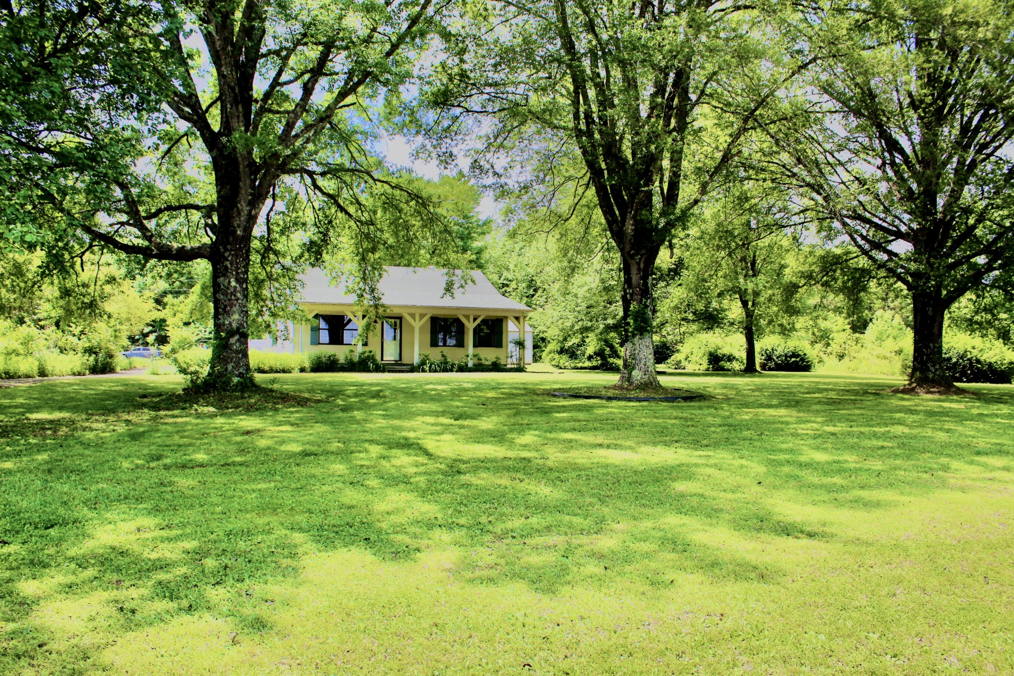 825 Golf Dr Property Photo