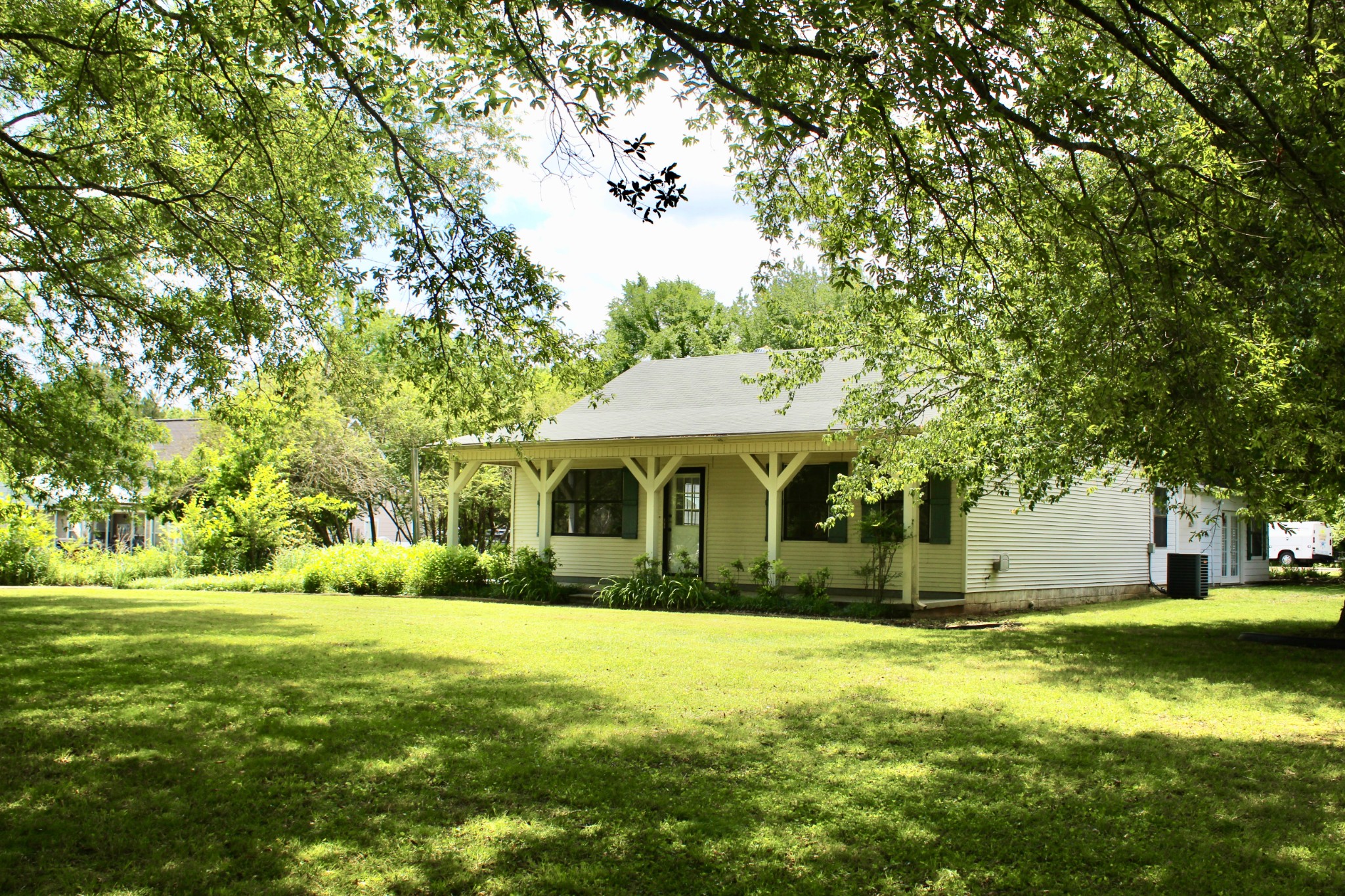 825 Golf Dr Property Photo 4