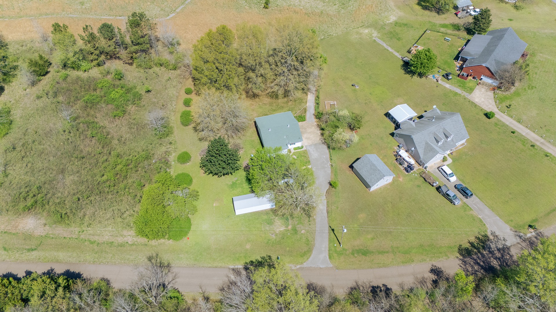 825 Golf Dr Property Photo 15