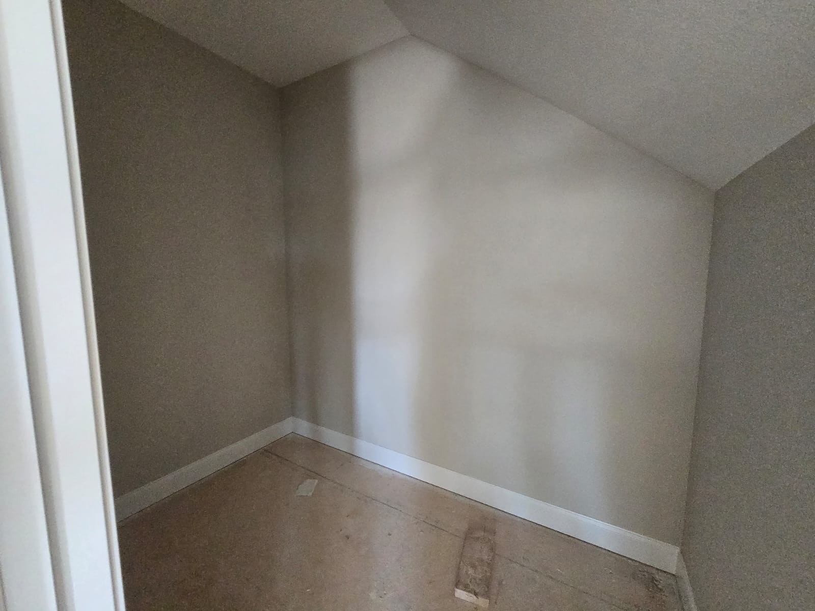 518 N Halifax Ct Property Photo 5