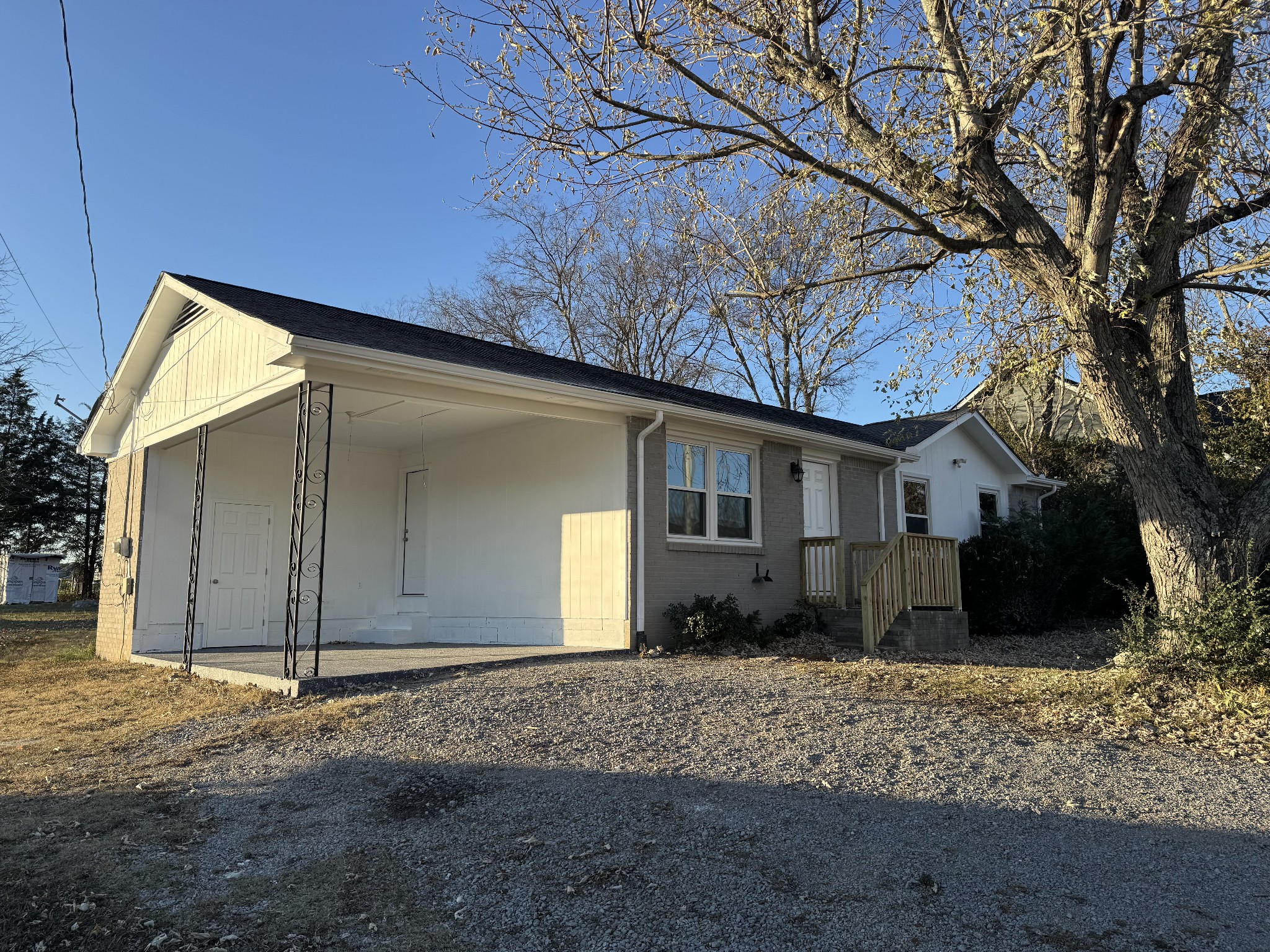2802 Greenview Dr Property Photo 2