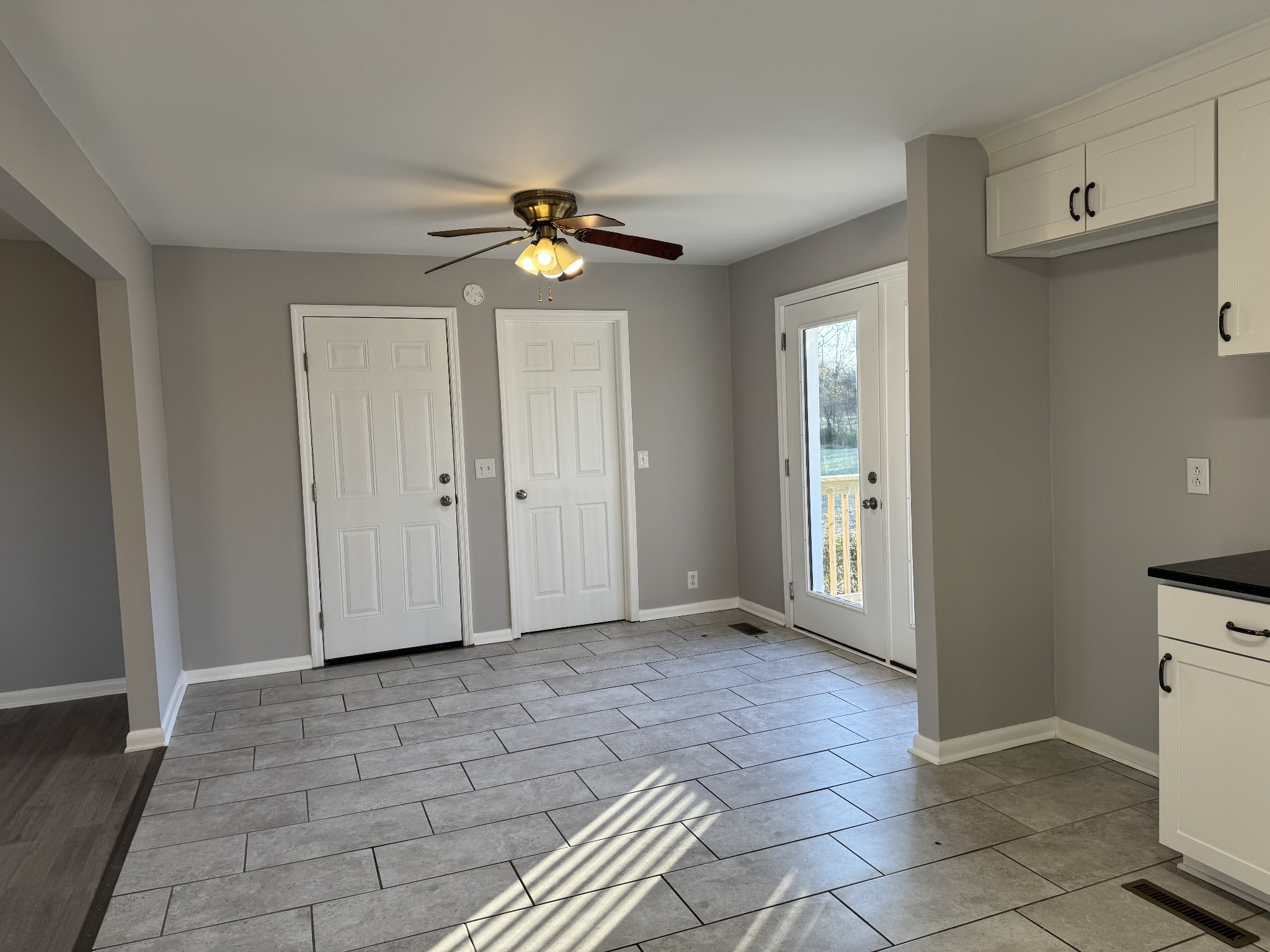 2802 Greenview Dr Property Photo 6