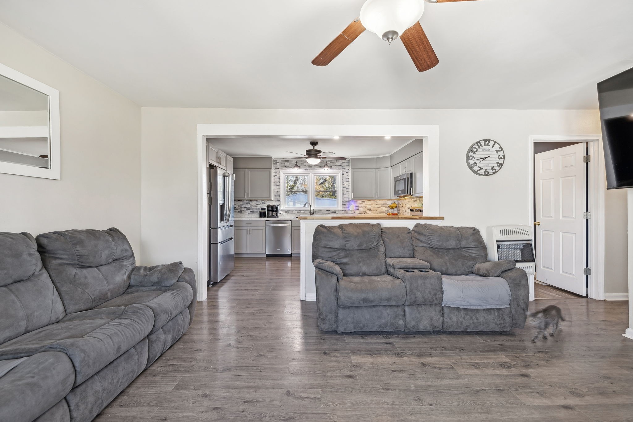 409 Collins St Property Photo 16