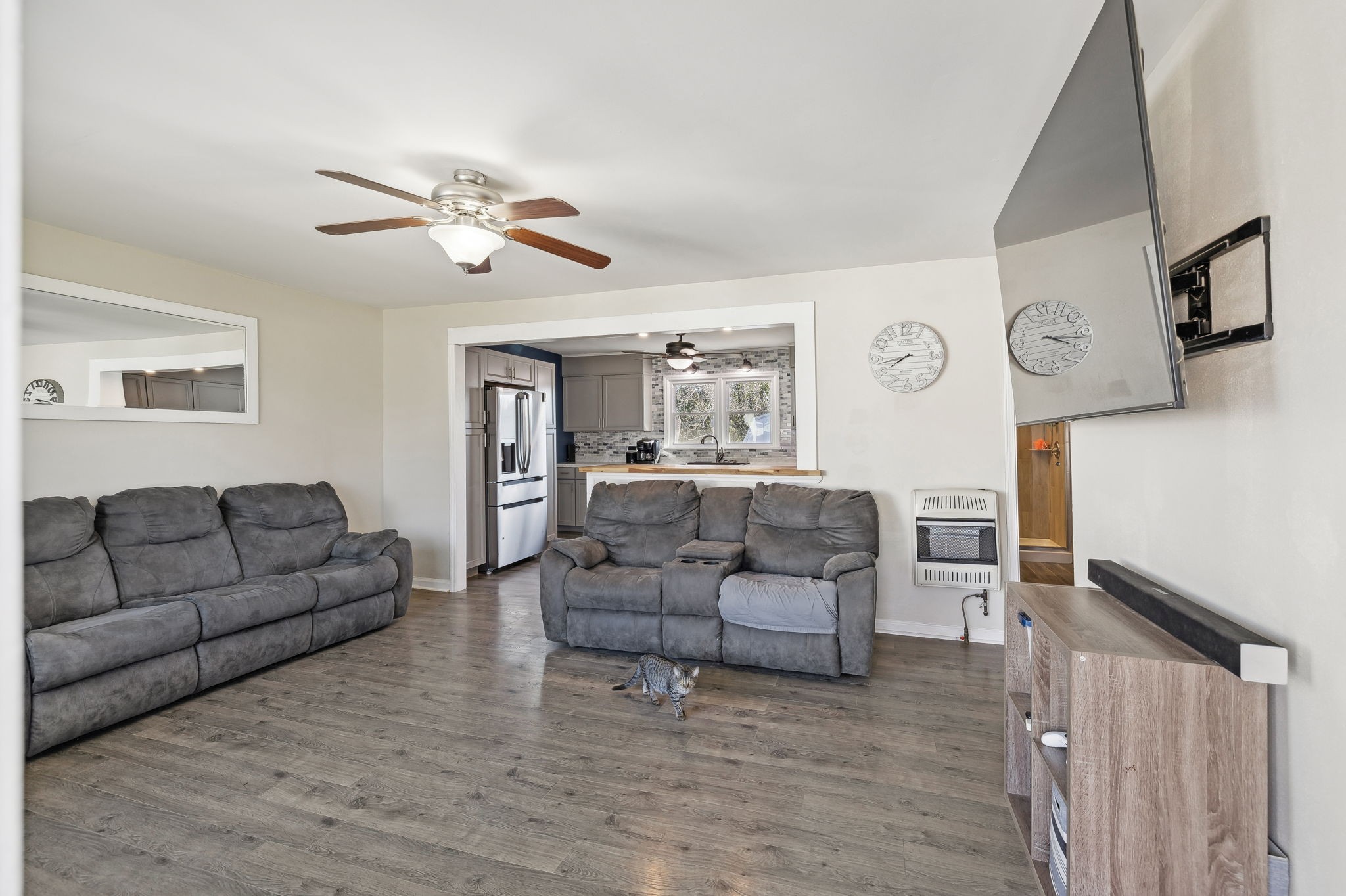 409 Collins St Property Photo 18