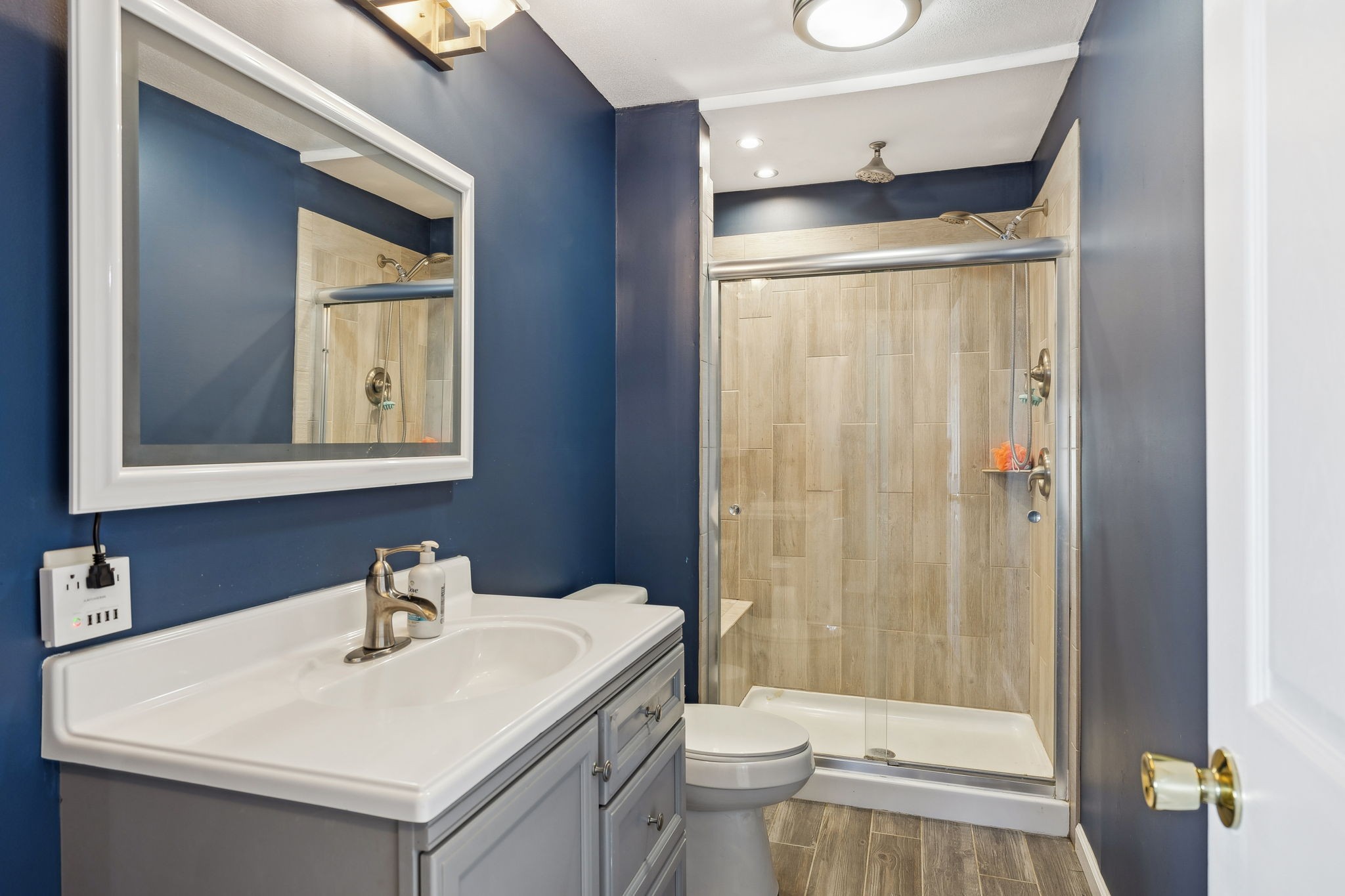 409 Collins St Property Photo 30