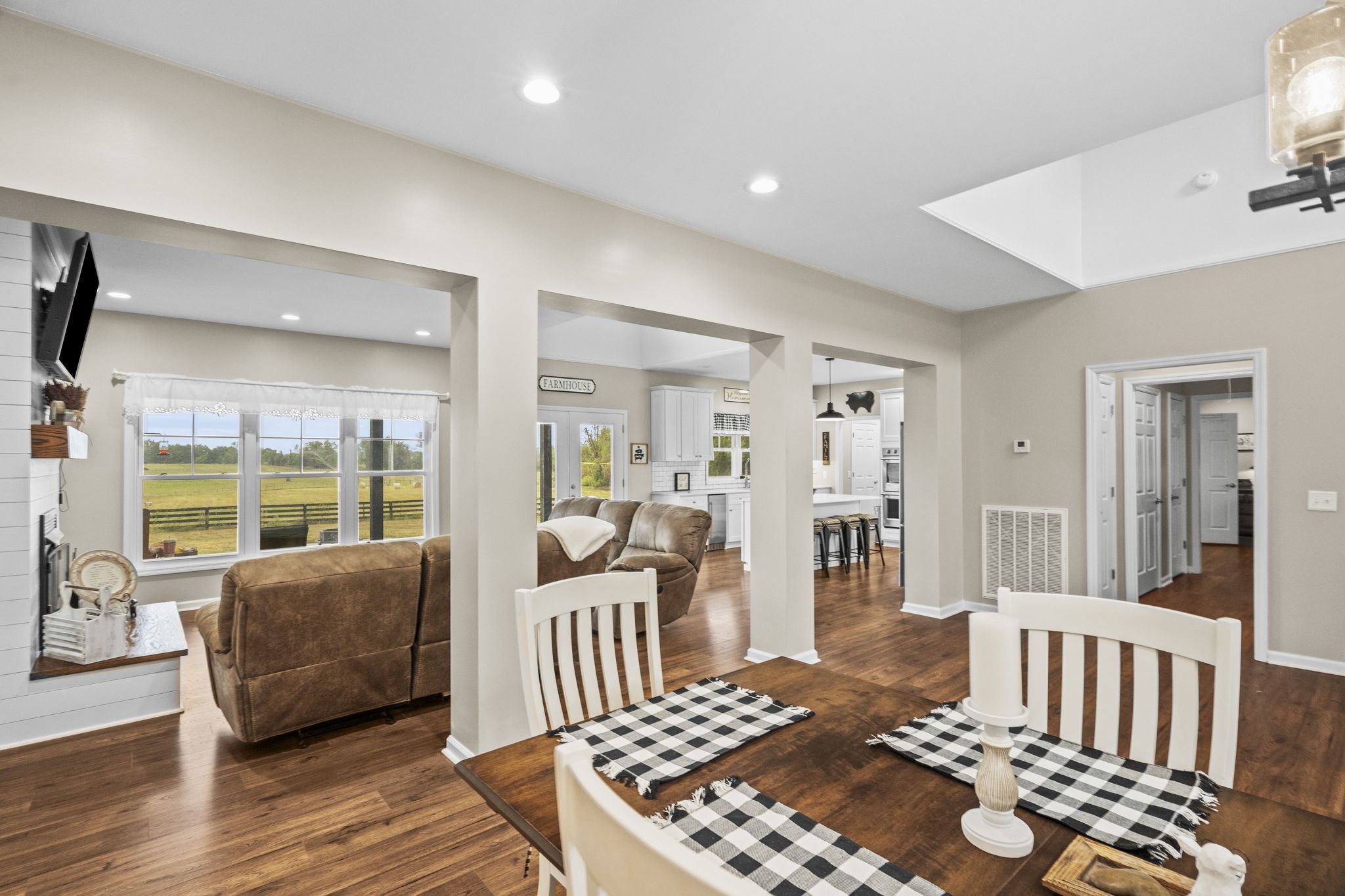 1074 Pair Six Drive Property Photo 10