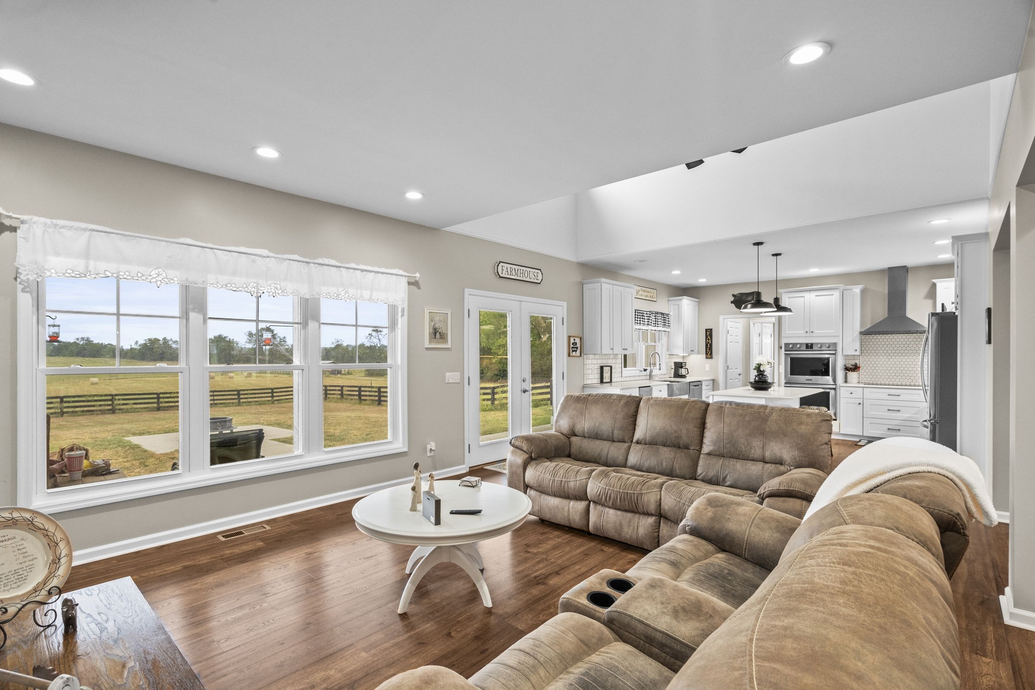 1074 Pair Six Drive Property Photo 11