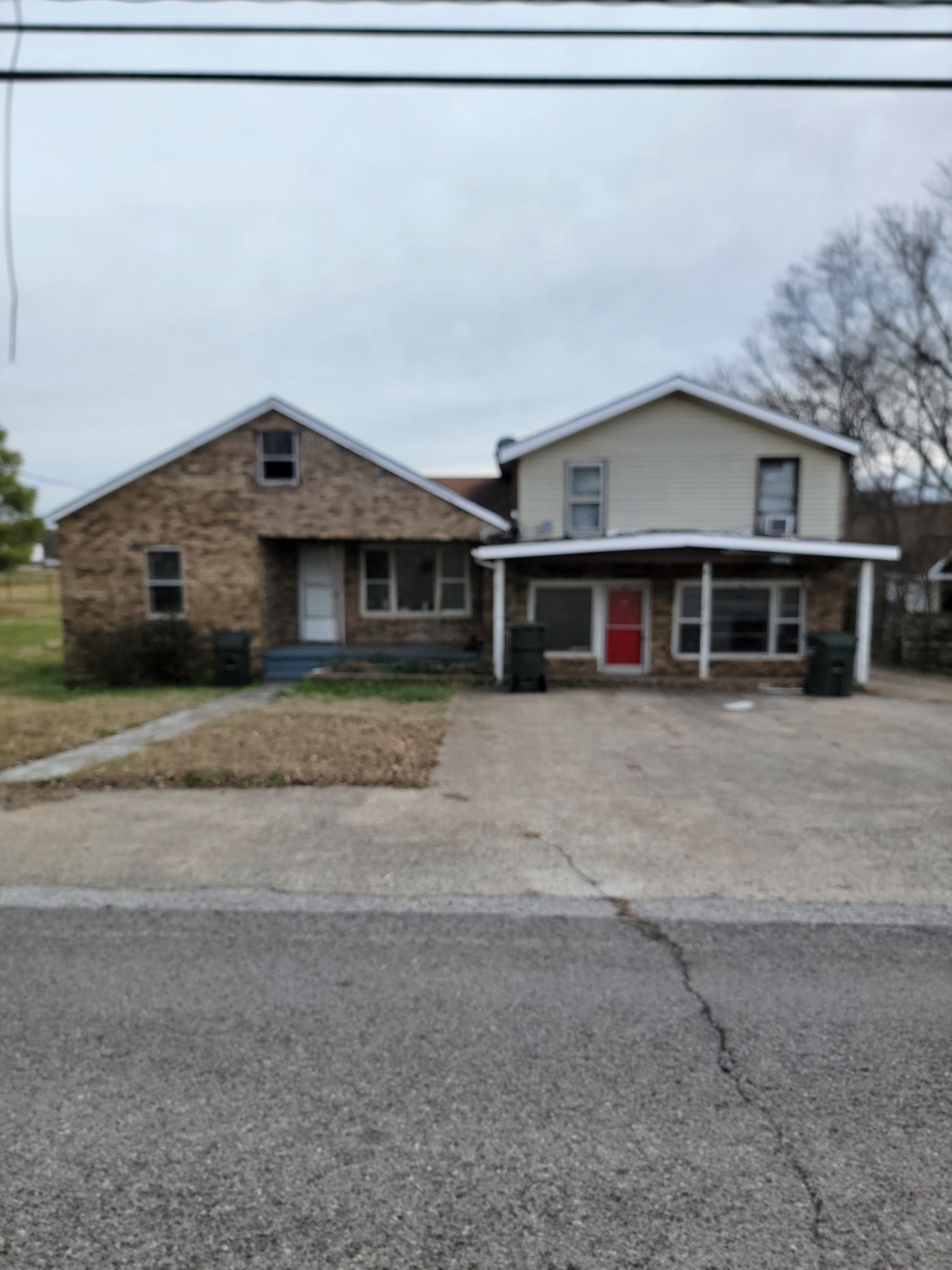 109 Sanderson Dr Property Photo 1