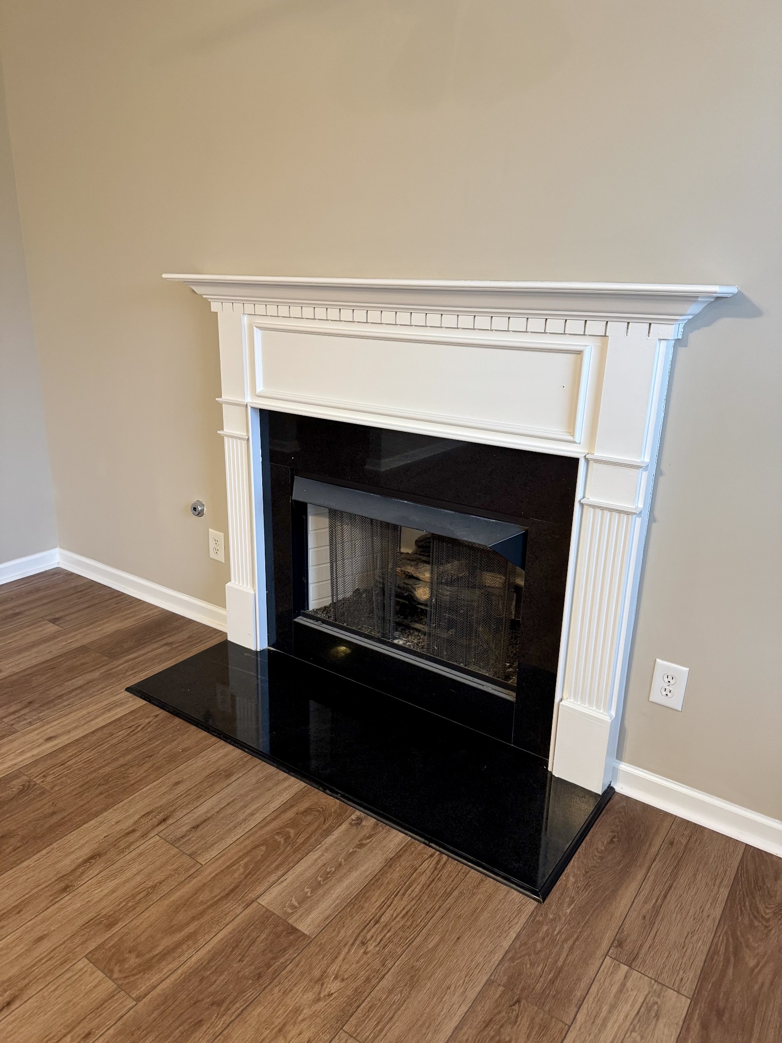 1015 Daniel Ln Property Photo 5