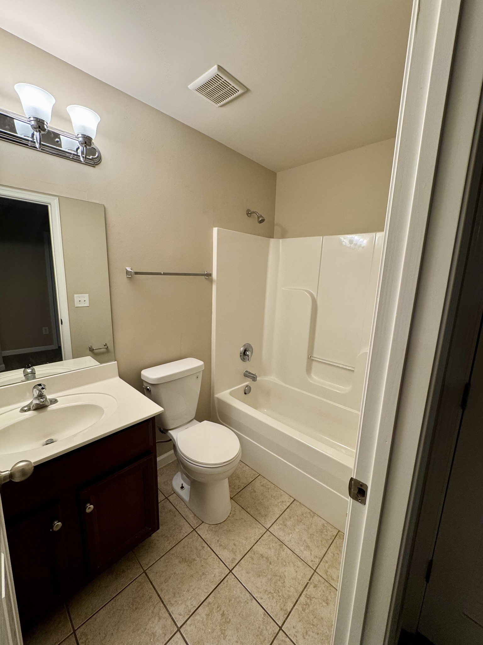 1015 Daniel Ln Property Photo 6