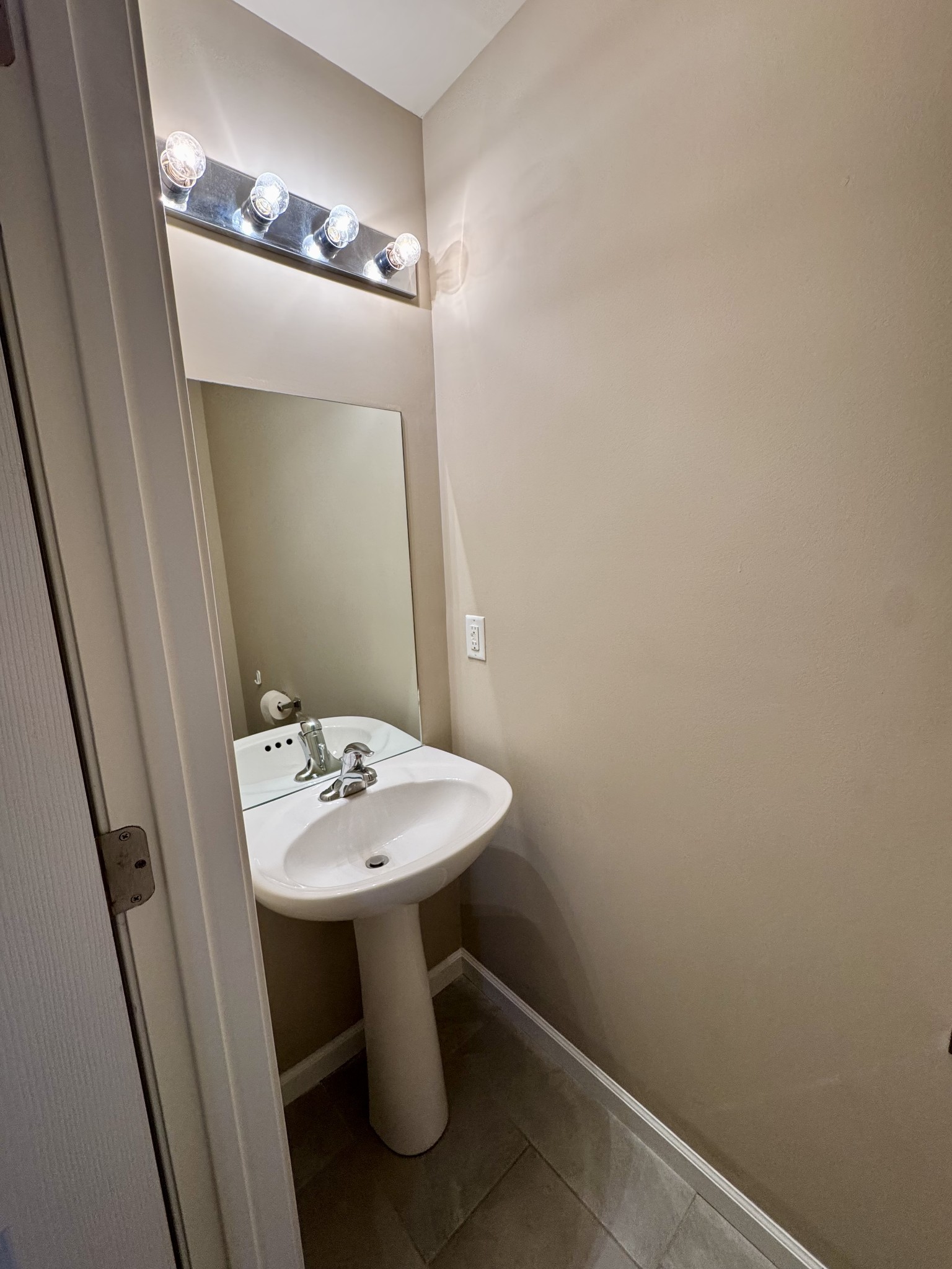 1015 Daniel Ln Property Photo 10