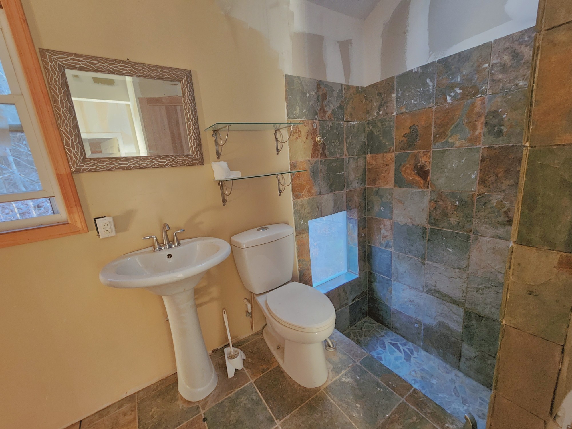252 Williams Hollow Rd Property Photo 8