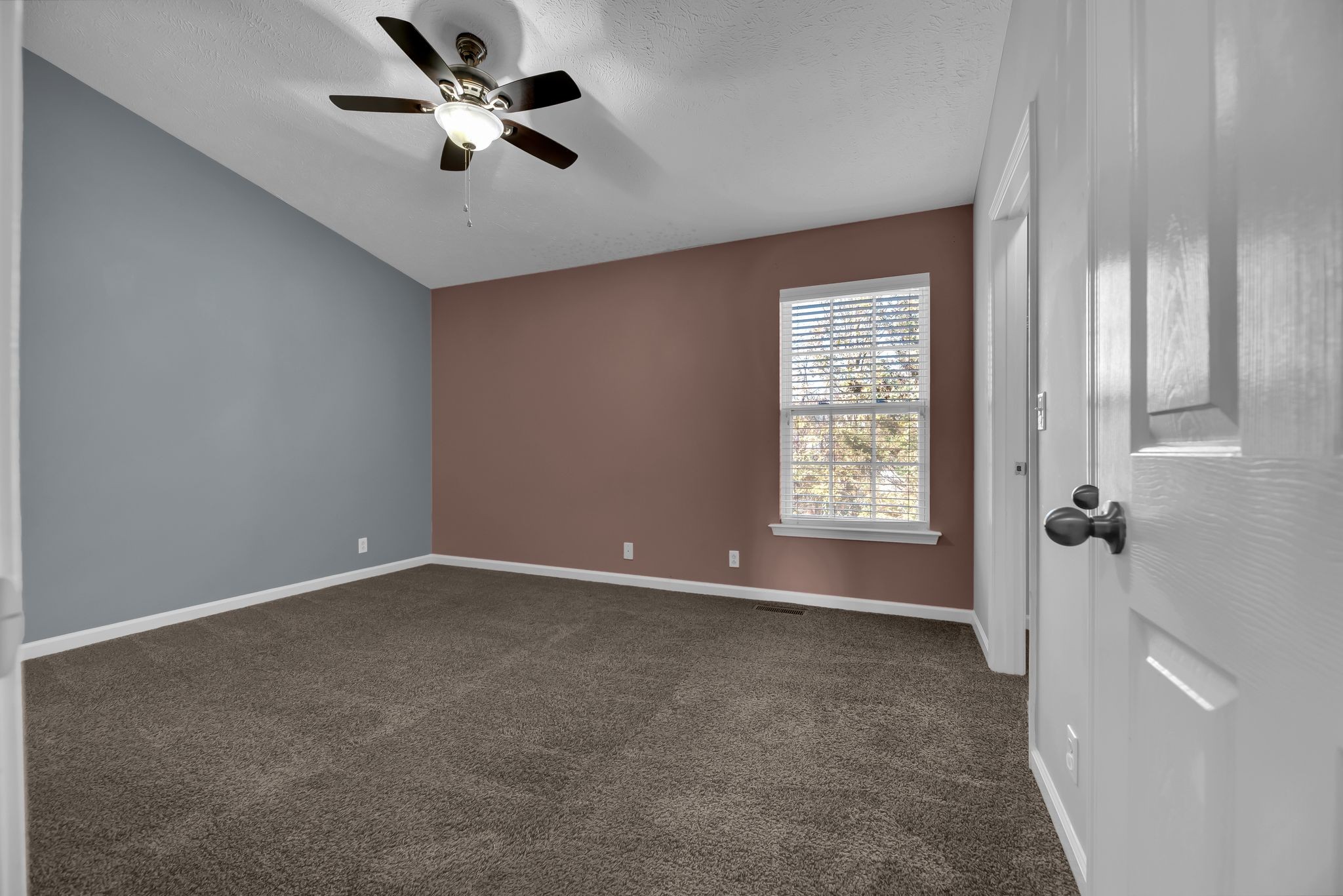 1922 Victory Gallop Ln Property Photo 16