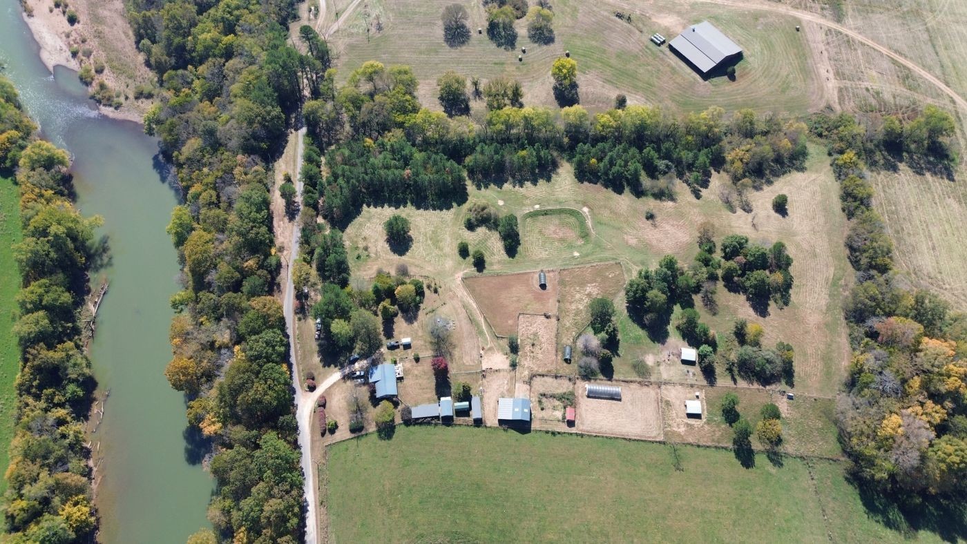 1250 Lower Shipps Bend Rd Property Photo 4
